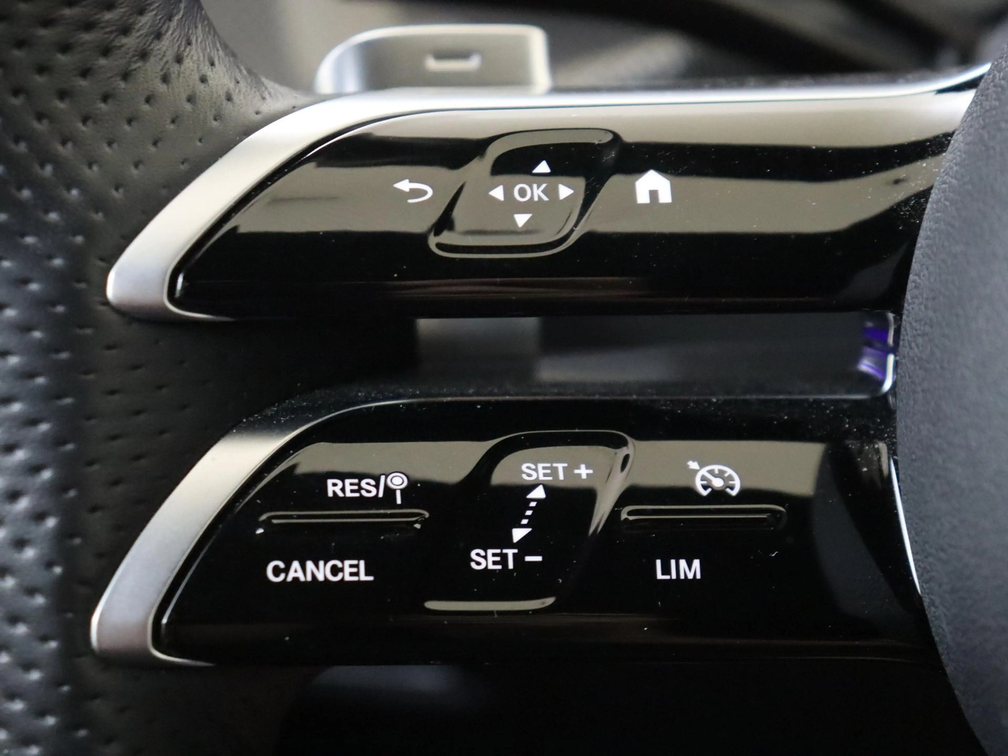 Mercedes-Benz C 400 e 4MATIC AMG Line / Burmester 3D/ Night/ Memory/ K — photo 13