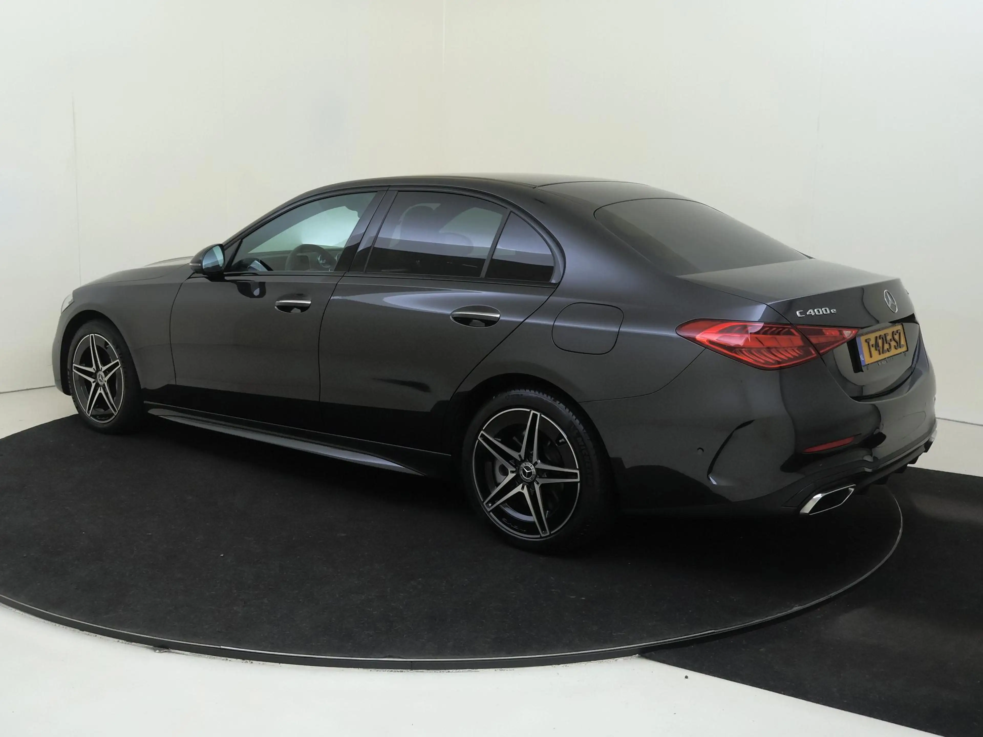 Mercedes-Benz C 400 e 4MATIC AMG Line / Burmester 3D/ Night/ Memory/ K — photo 3