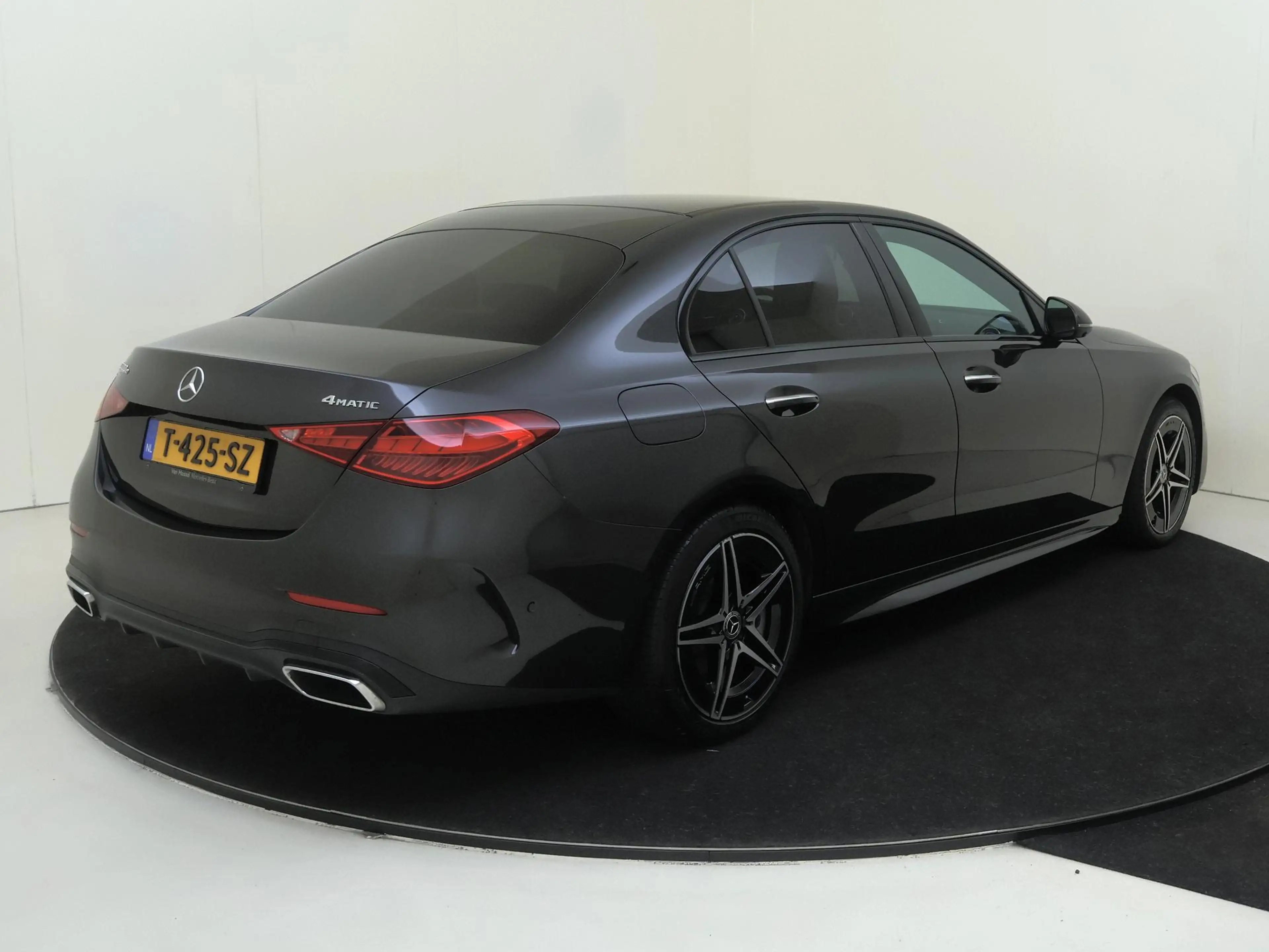 Mercedes-Benz C 400 e 4MATIC AMG Line / Burmester 3D/ Night/ Memory/ K — photo 4