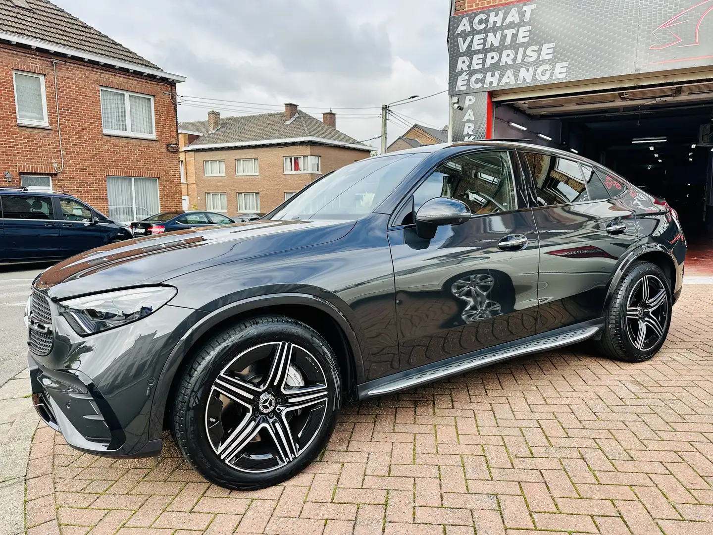 Mercedes-Benz GLC 220 d Coupé  AMG Line FULL OPTIONS DE DIRECTION Gris - 1
