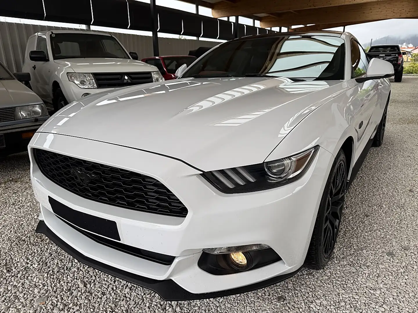 Ford Mustang 2,3 EcoBoost Weiß - 1