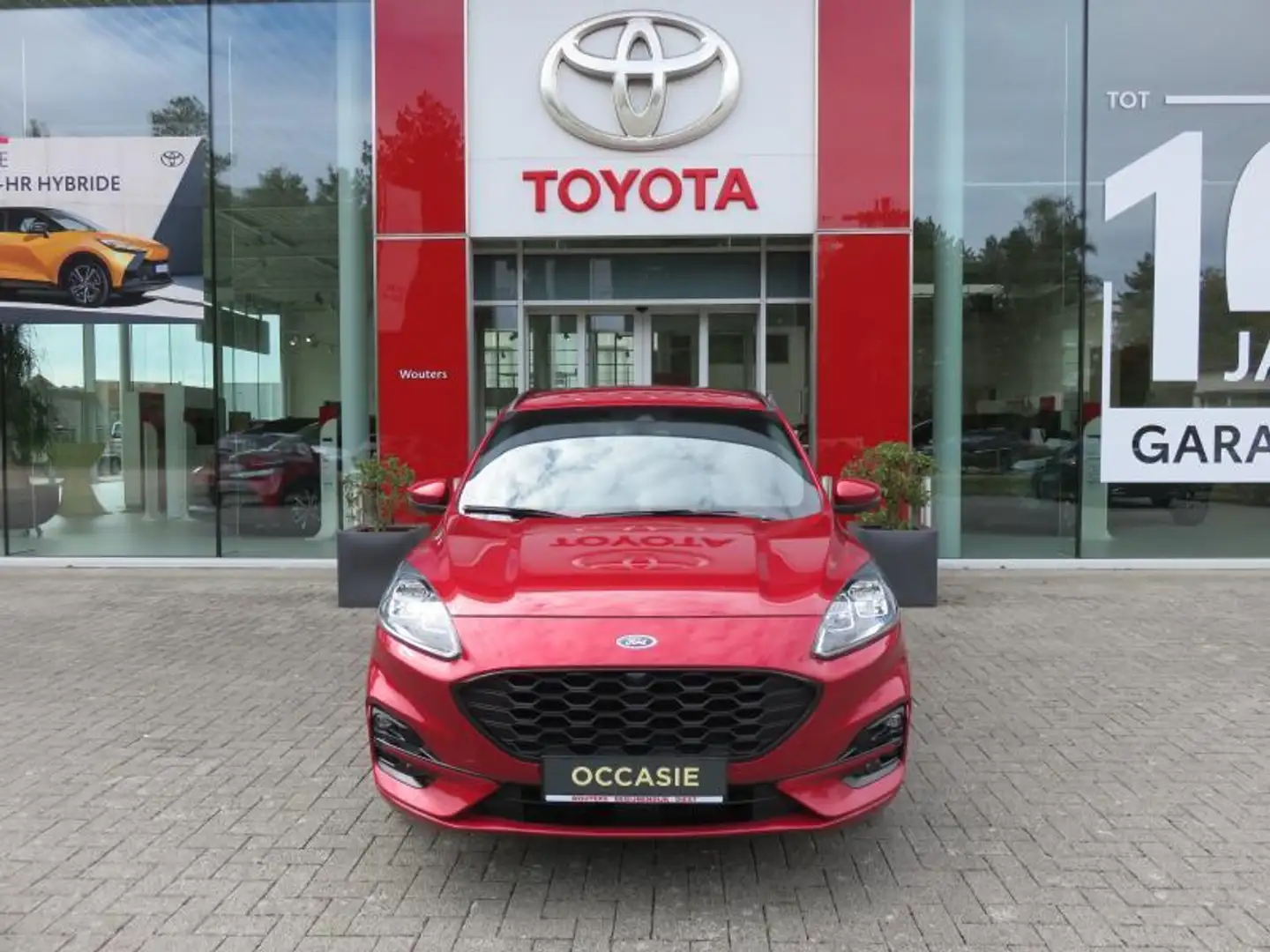 Ford Kuga 1.5 EcoBlue Titanium AUT 5d 88 Rood - 2