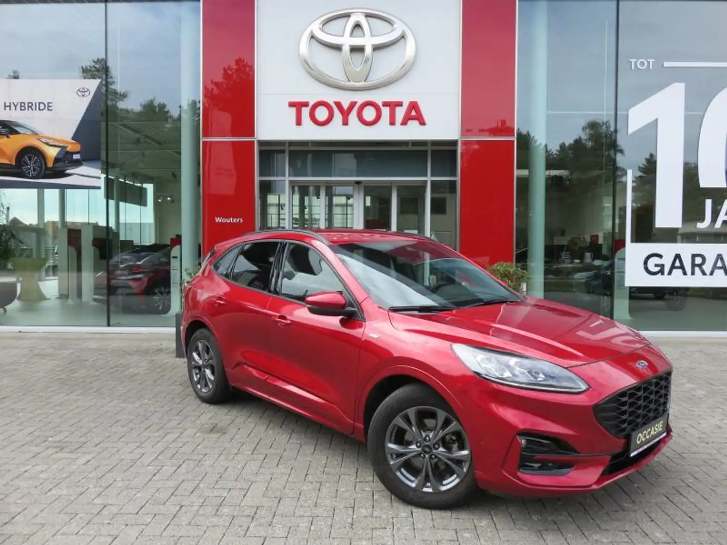 Ford Kuga 1.5 EcoBlue Titanium AUT 5d 88 Rood - 1