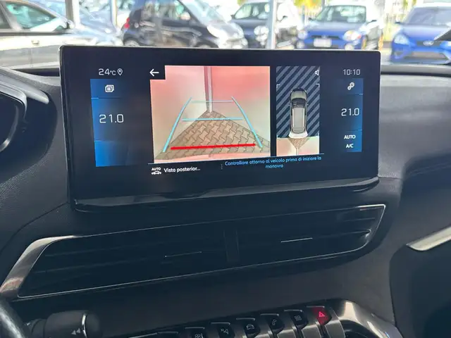 Peugeot 3008 view 10