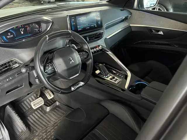 Peugeot 3008 view 6