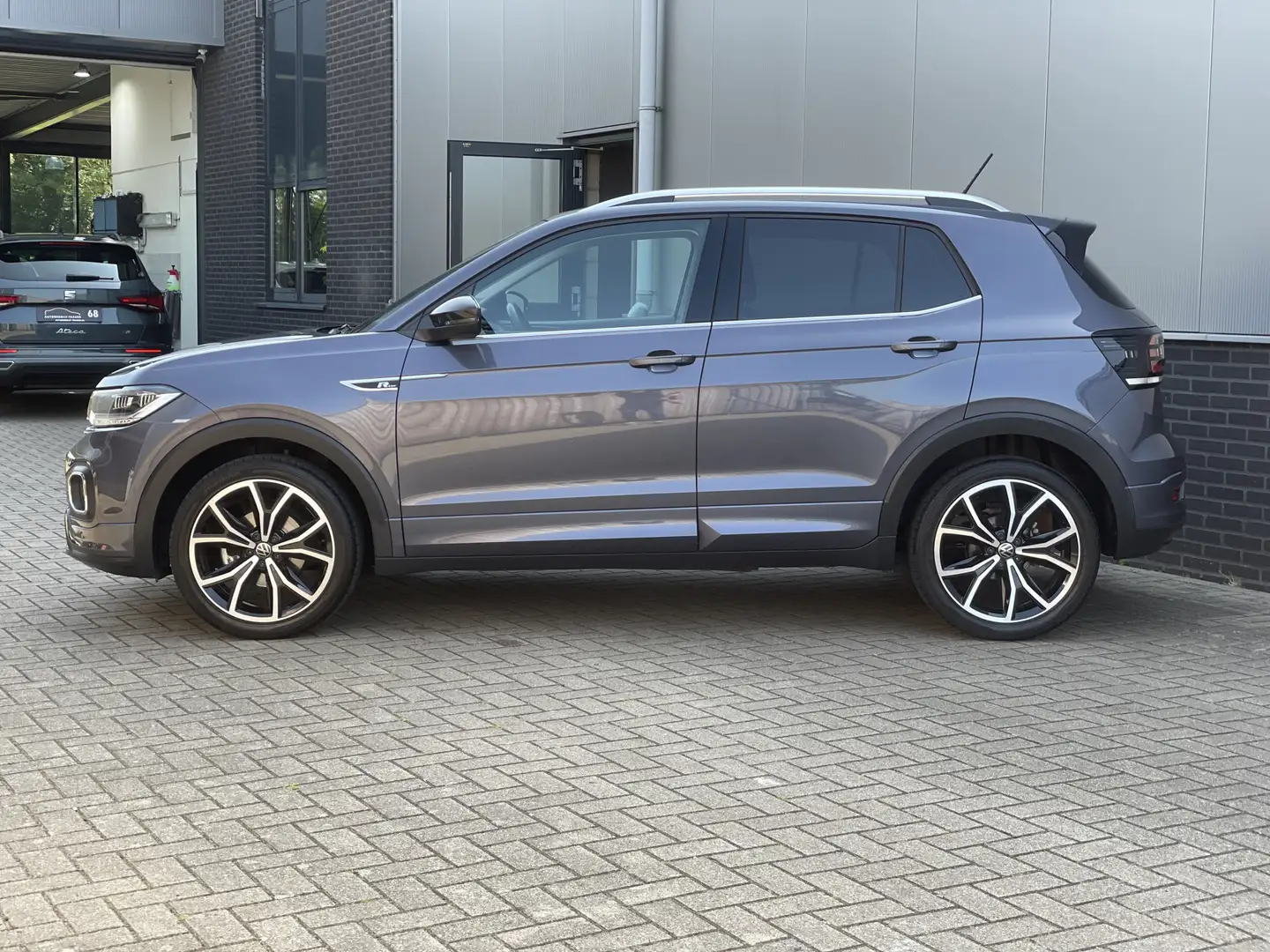 Volkswagen T-Cross 1.0 TSI AUTOMAAT STYLE / 1 x R-LINE / LED / CRUISE Grijs - 2