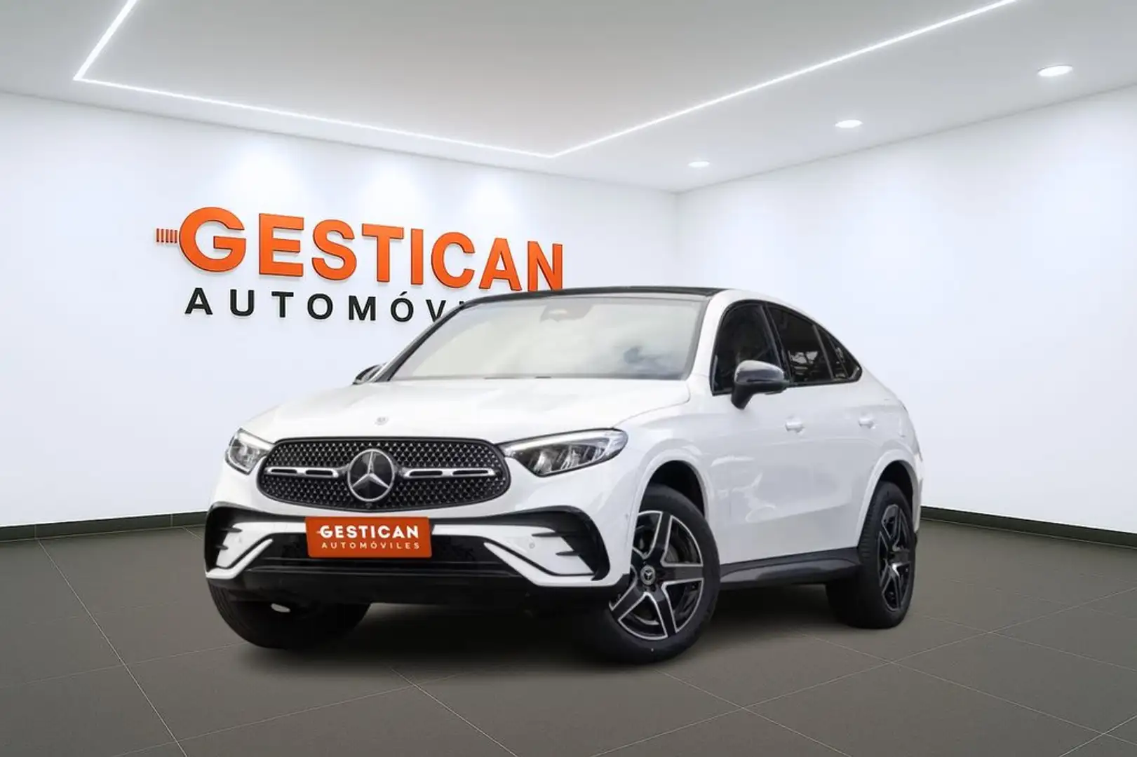 Mercedes-Benz GLC 300 Coupé 300e 4Matic Blanc - 1