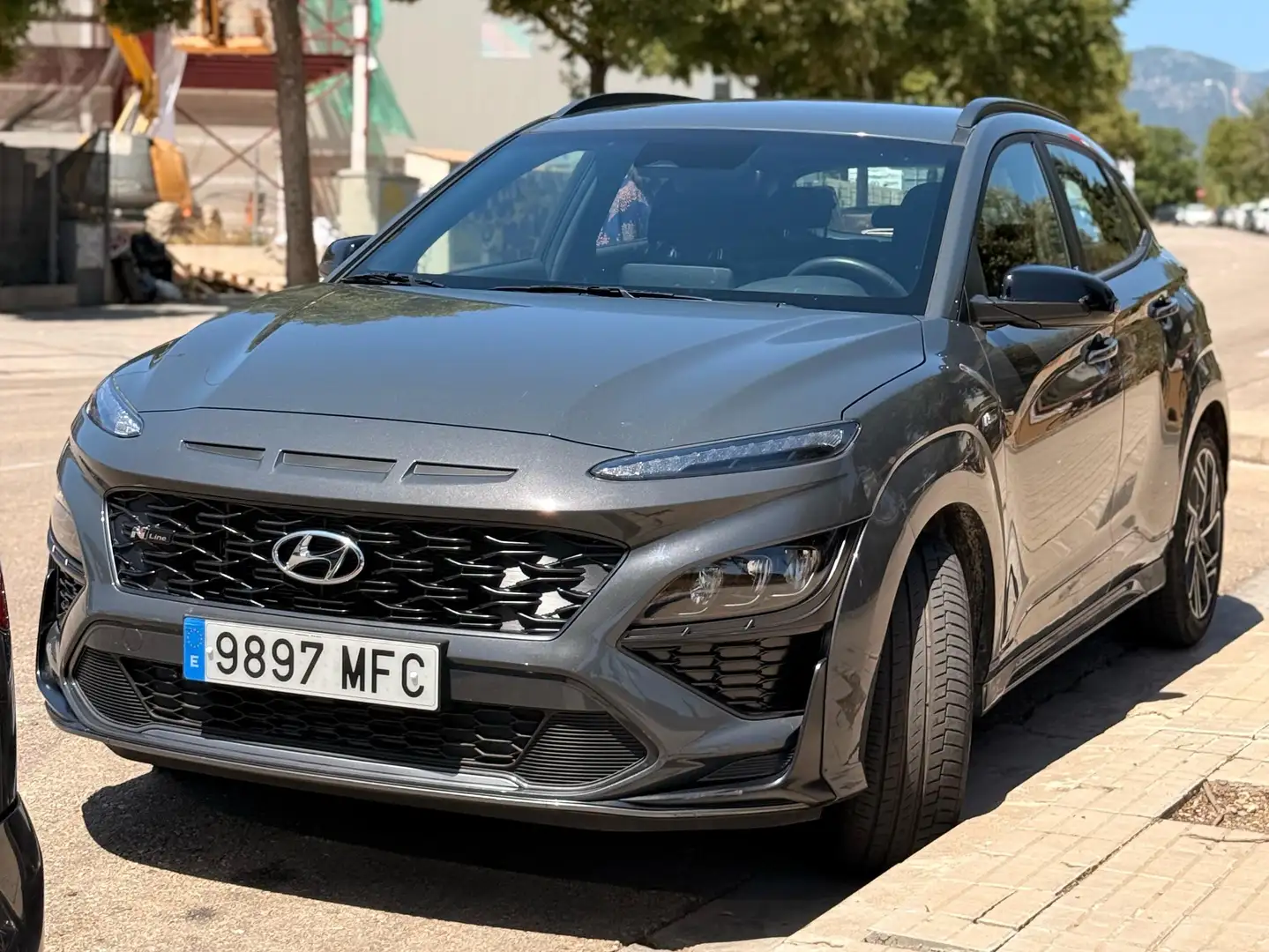 Hyundai KONA 1.0 TGDI Nline 30 Aniversario 4x2 Gris - 1