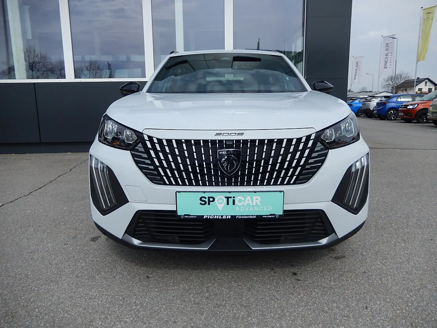 Peugeot 2008 Hybrid 145 e-DCS6 Allure Weiß - 2