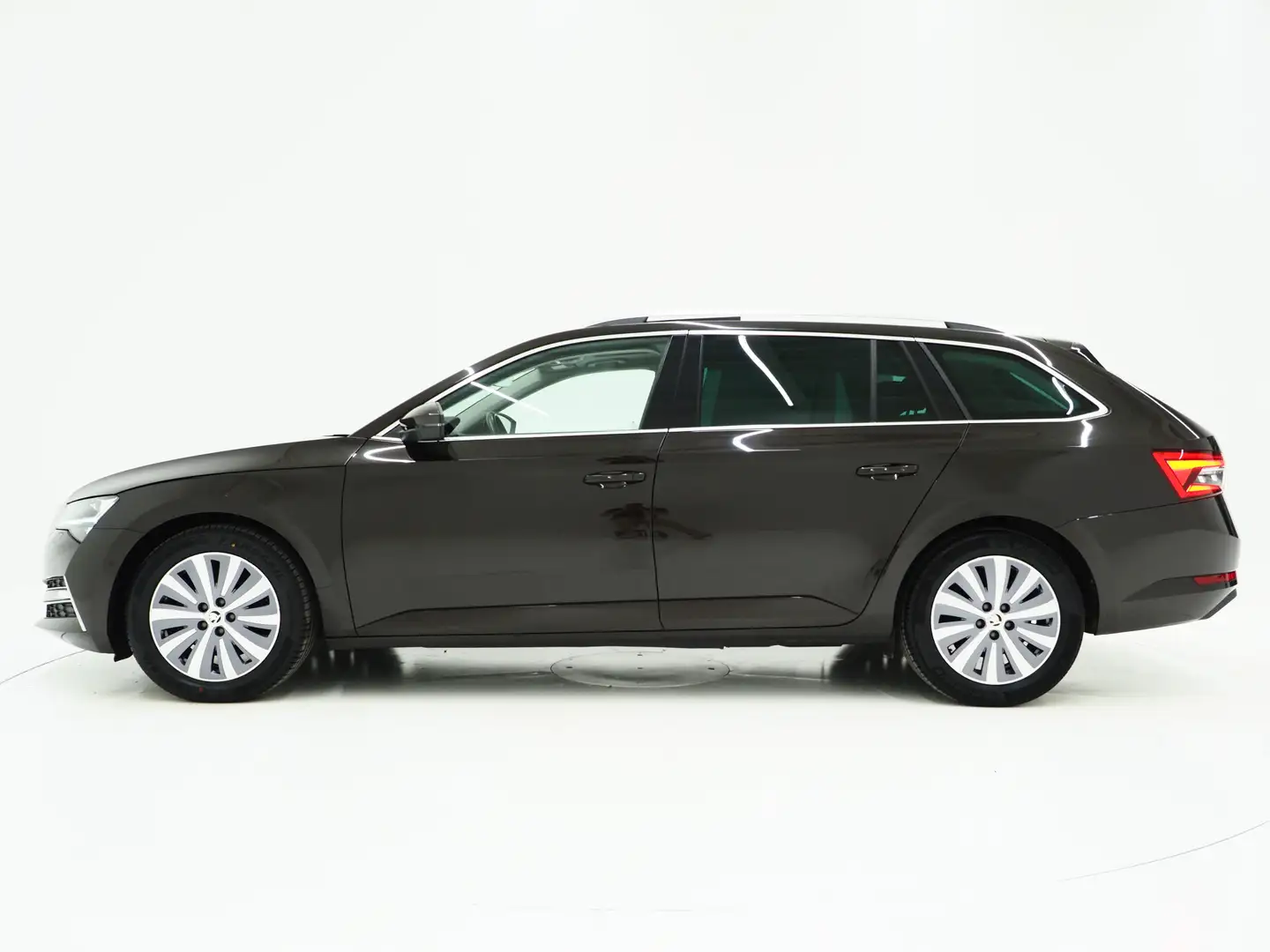 Skoda Superb Combi 1.4 TSI iV 218PK | Panoramadak | Trekhaak | Bruin - 2