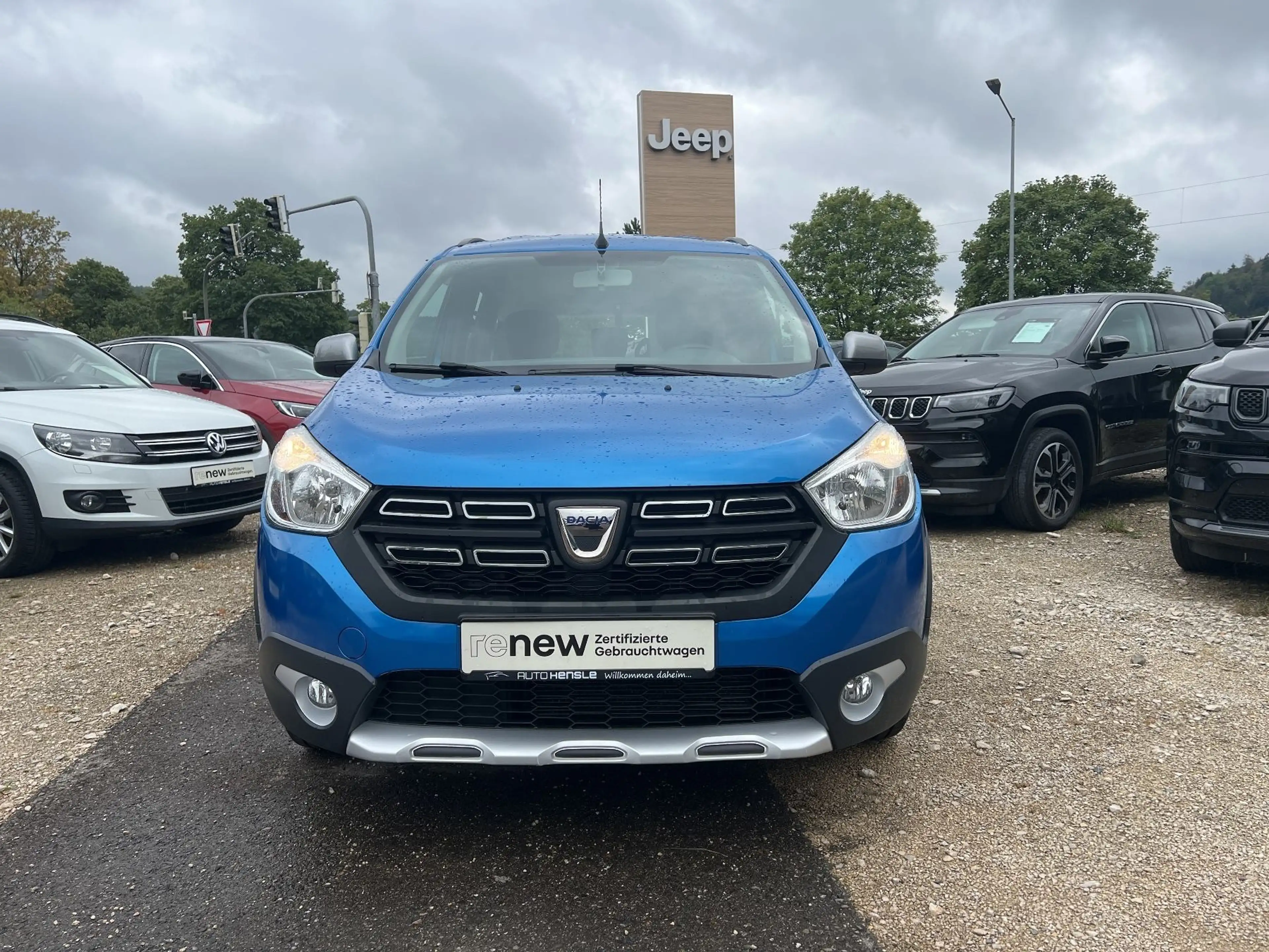 Dacia Lodgy 1.6 SCe 100 Stepway — photo 11