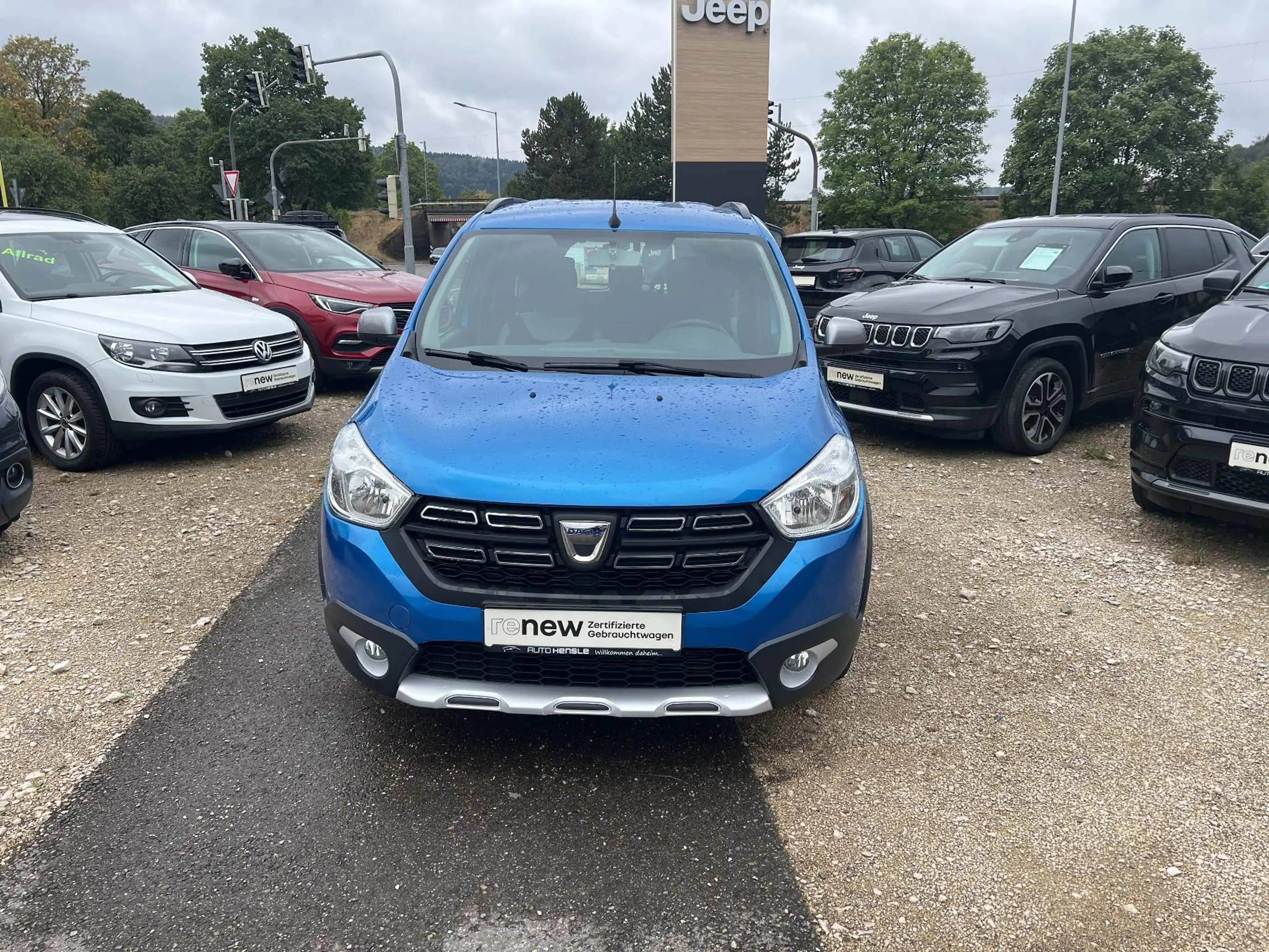 Dacia Lodgy 1.6 SCe 100 Stepway — photo 2