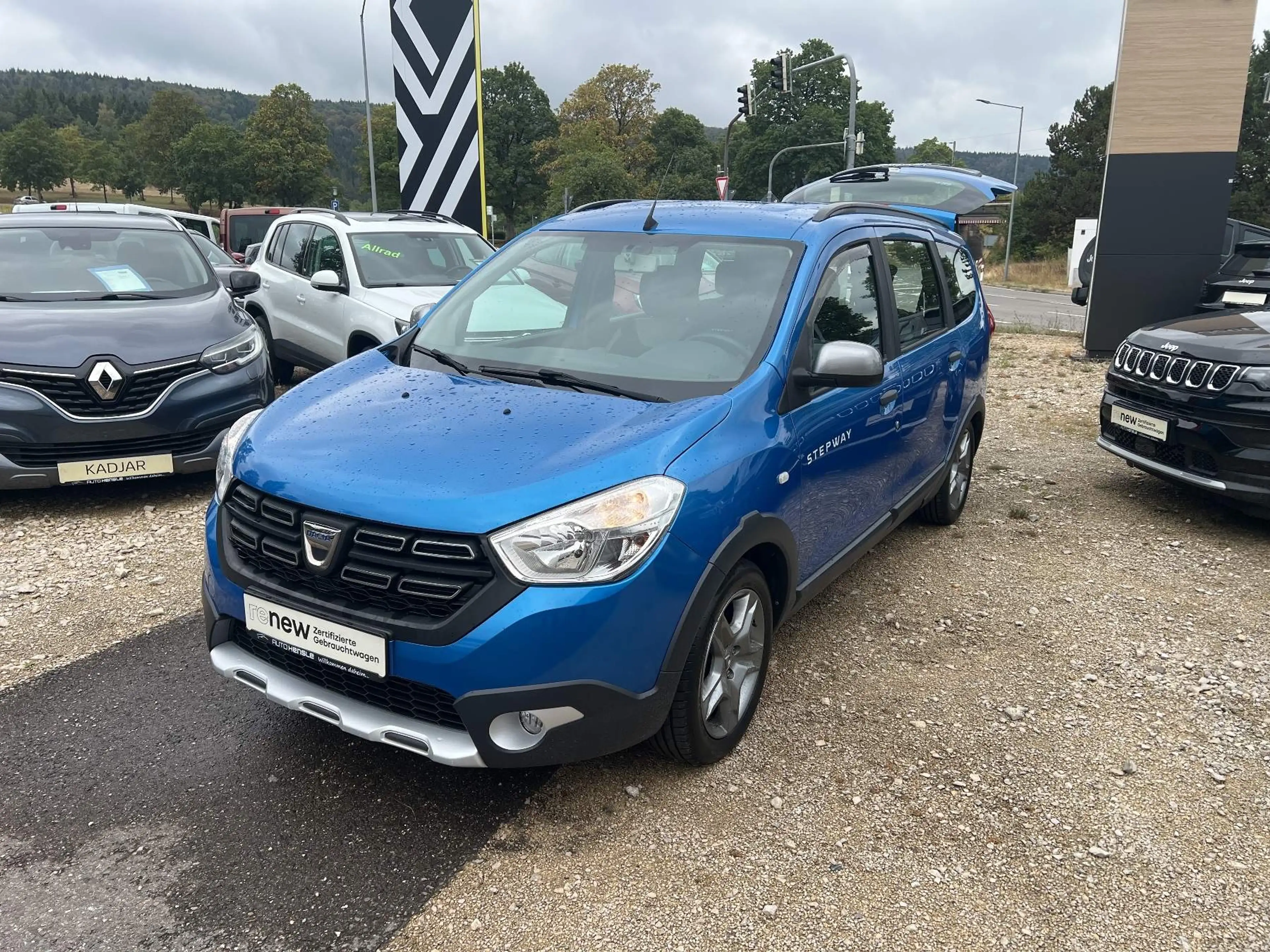 Dacia Lodgy 1.6 SCe 100 Stepway — photo 10