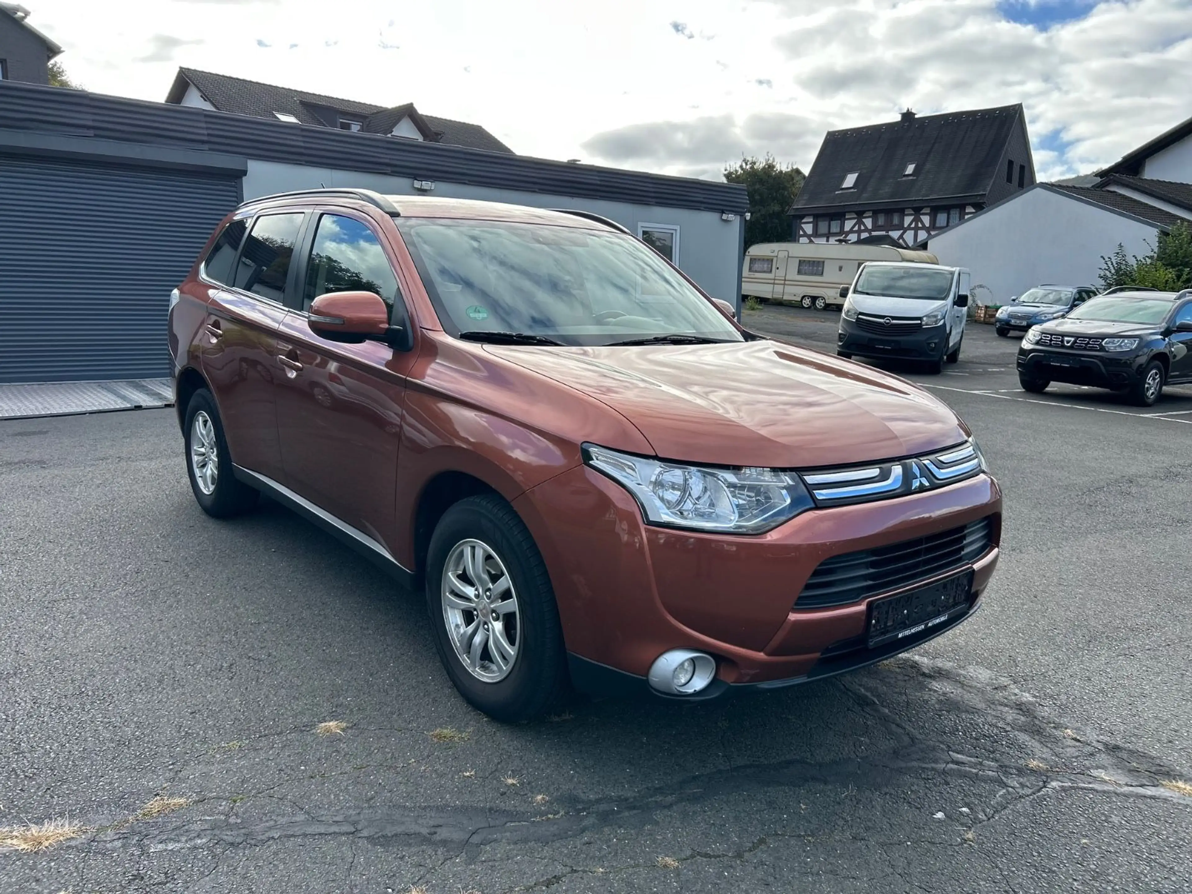 Mitsubishi Outlander ClearTec Invite 2WD/2.HD/AHK/TEMPO/ — photo 2