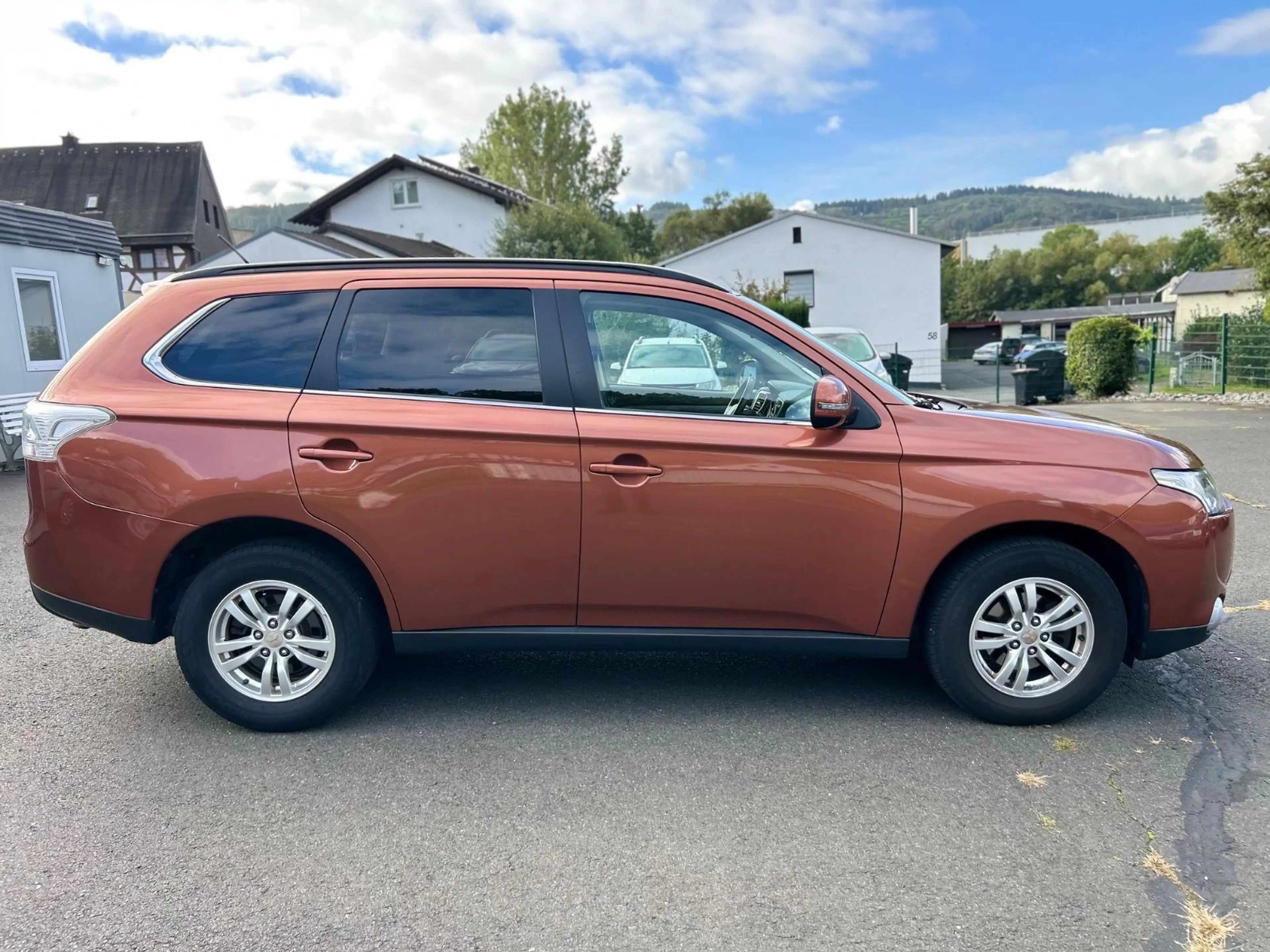 Mitsubishi Outlander ClearTec Invite 2WD/2.HD/AHK/TEMPO/ — photo 7
