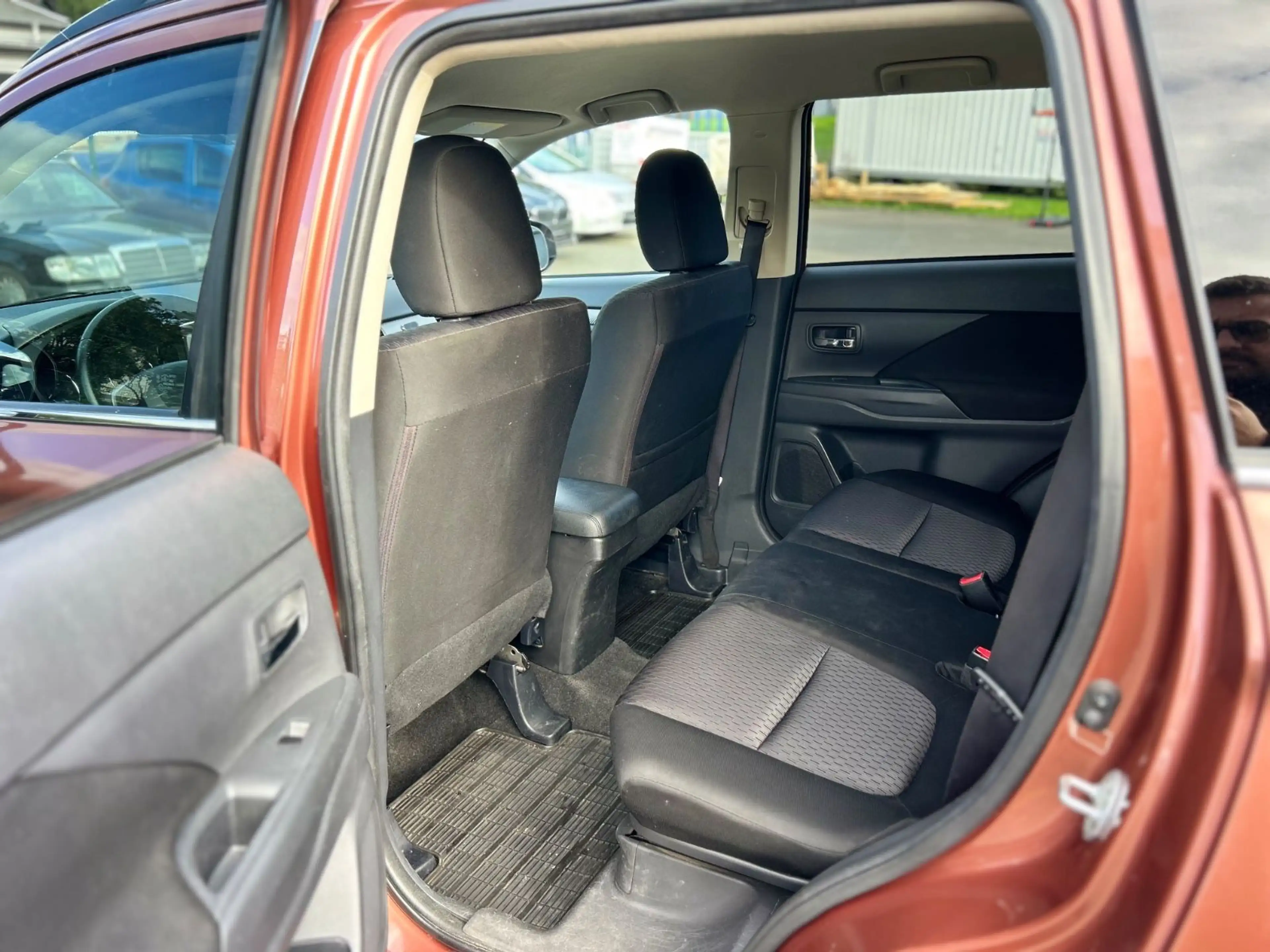 Mitsubishi Outlander ClearTec Invite 2WD/2.HD/AHK/TEMPO/ — photo 14