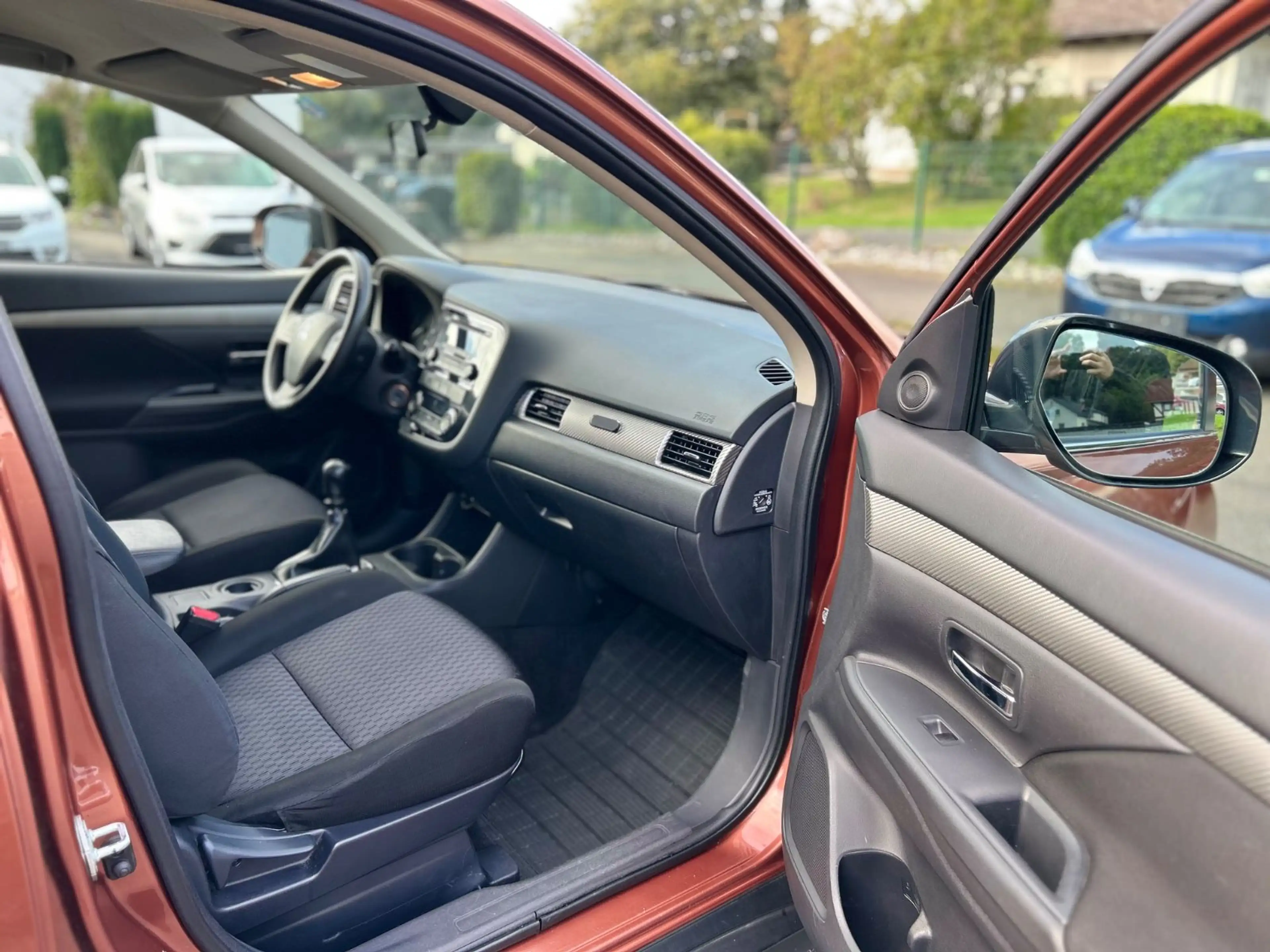 Mitsubishi Outlander ClearTec Invite 2WD/2.HD/AHK/TEMPO/ — photo 12