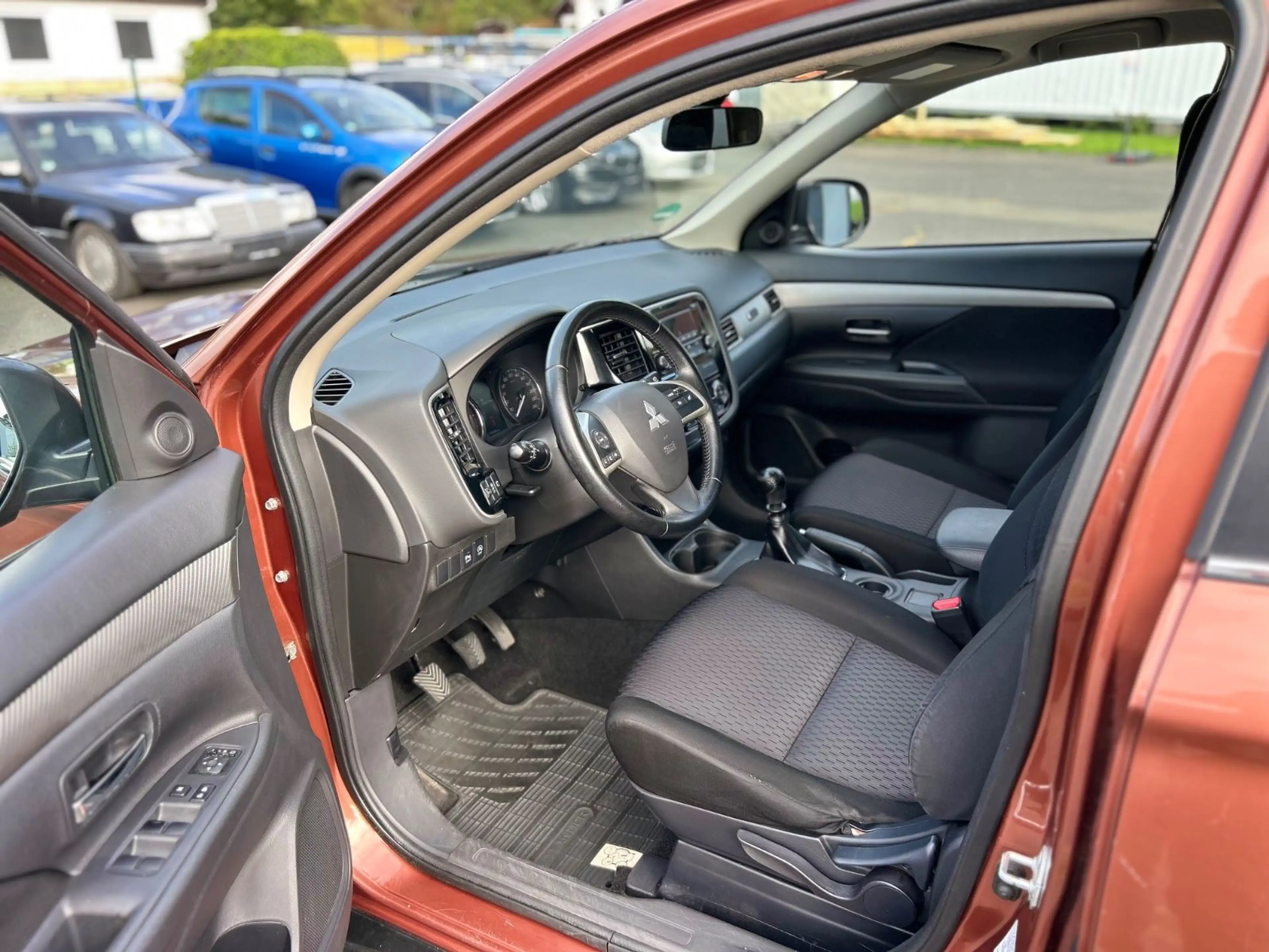 Mitsubishi Outlander ClearTec Invite 2WD/2.HD/AHK/TEMPO/ — photo 11