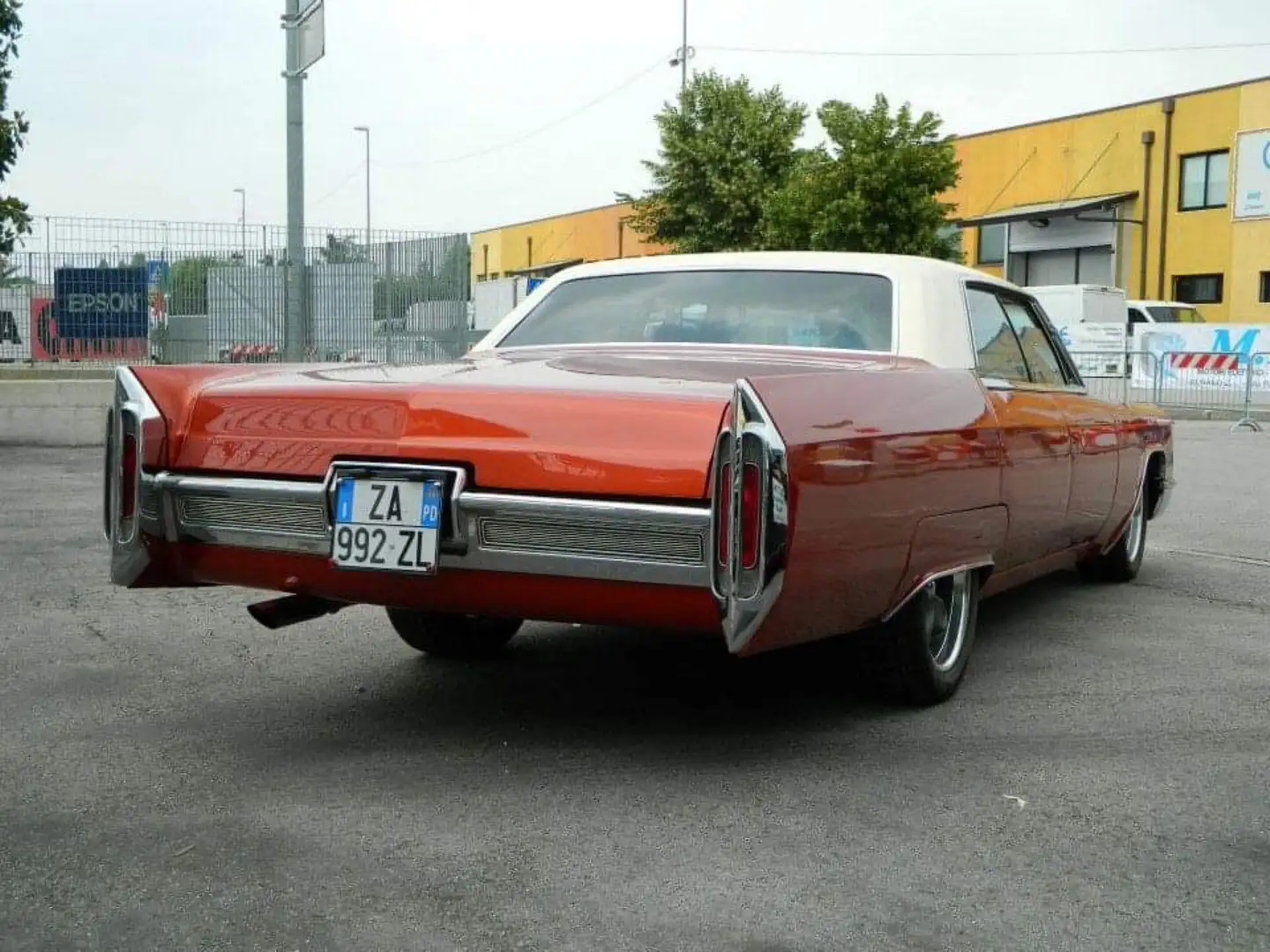 Cadillac Deville Oranje - 2