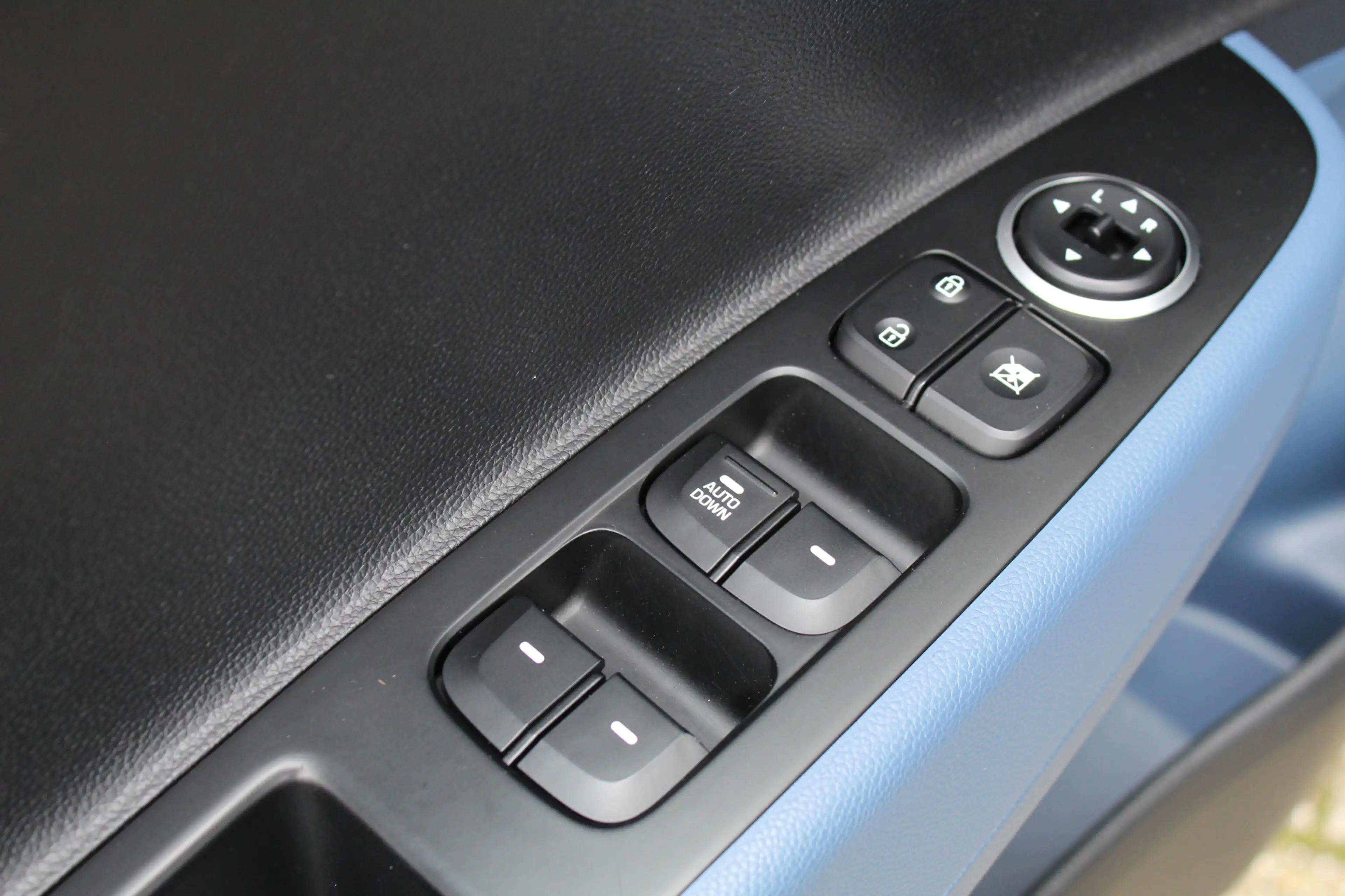 Hyundai i10 1.0i i-Motion Comfort / Climate / Cruise / N.A.P. — photo 22