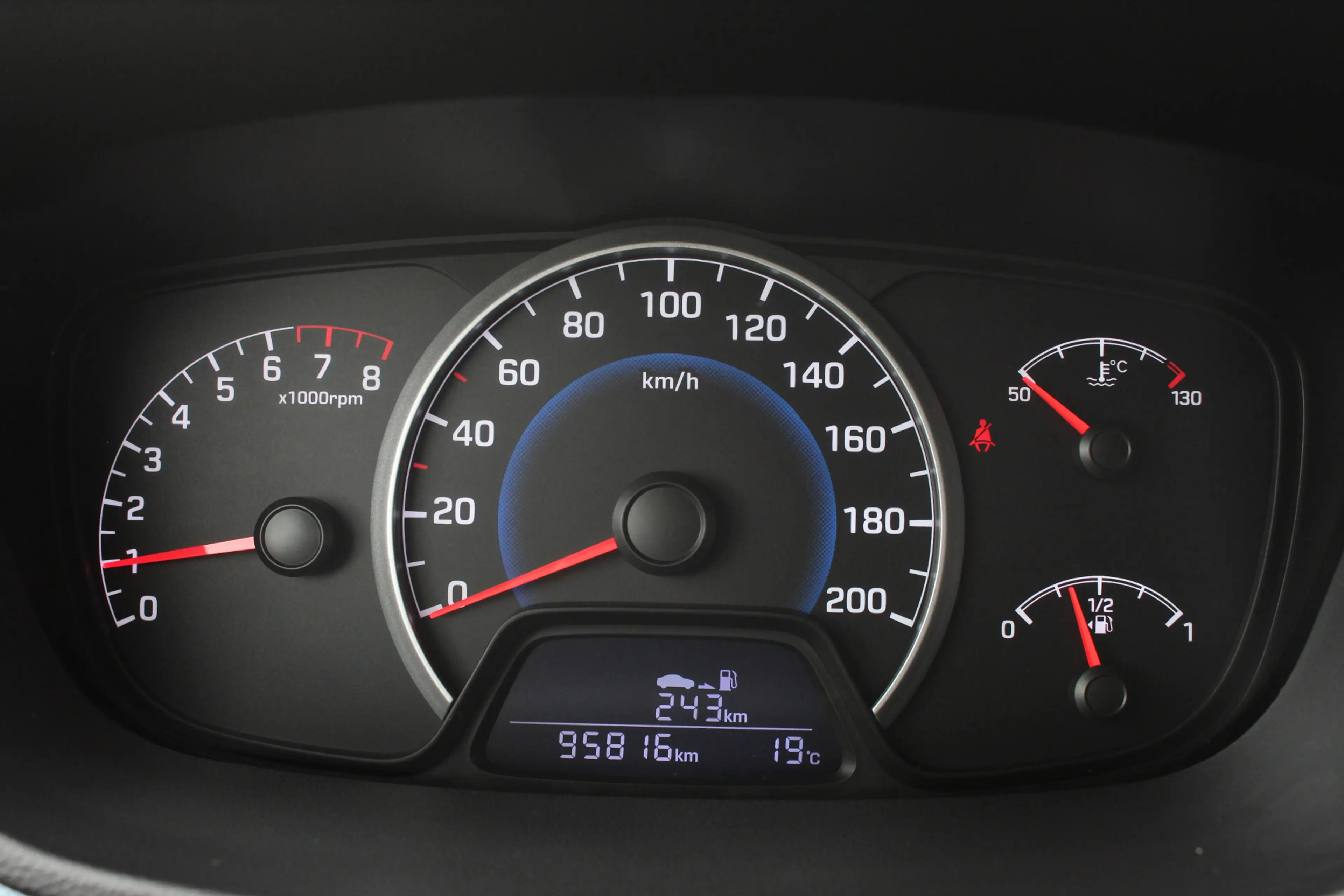 Hyundai i10 1.0i i-Motion Comfort / Climate / Cruise / N.A.P. — photo 27