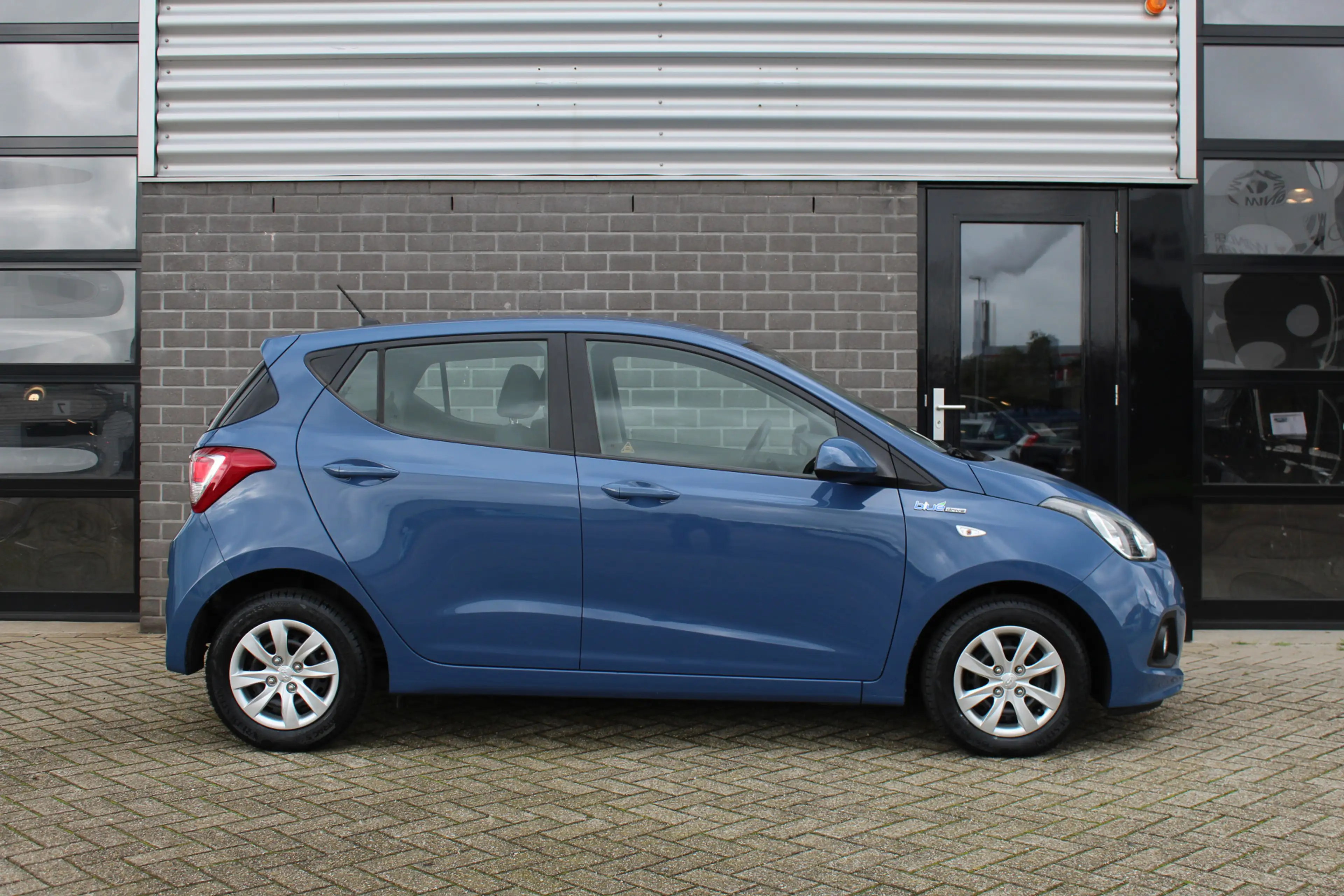 Hyundai i10 1.0i i-Motion Comfort / Climate / Cruise / N.A.P. — photo 19