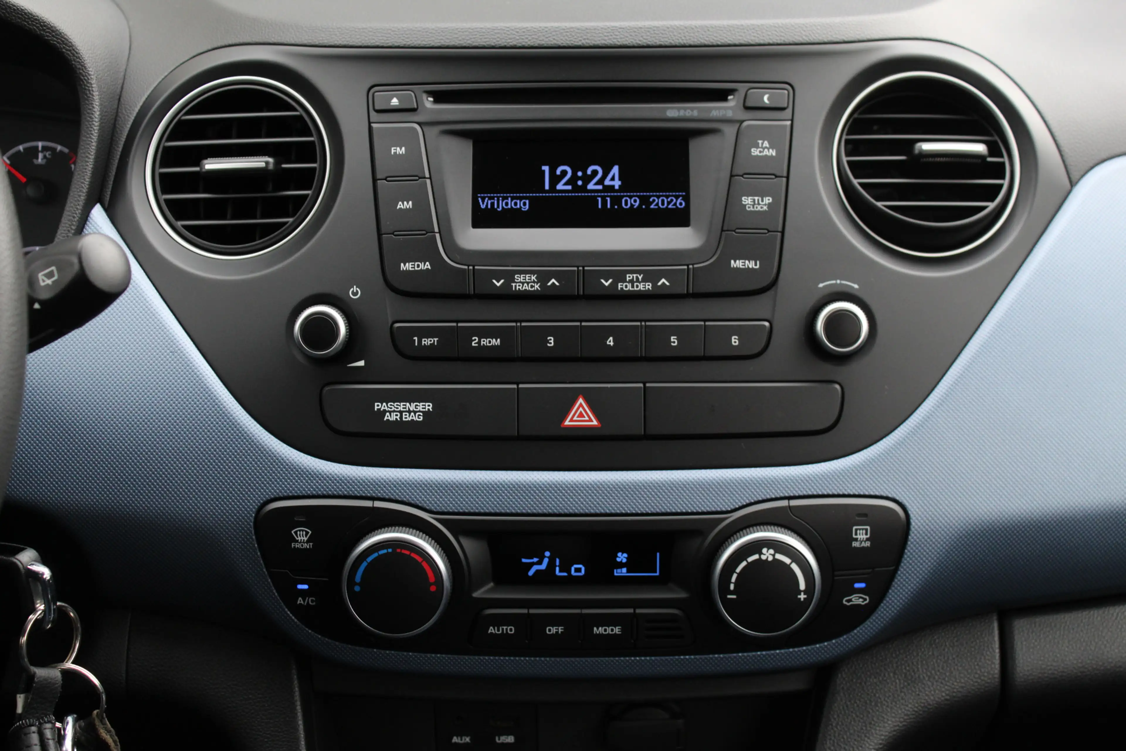 Hyundai i10 1.0i i-Motion Comfort / Climate / Cruise / N.A.P. — photo 13