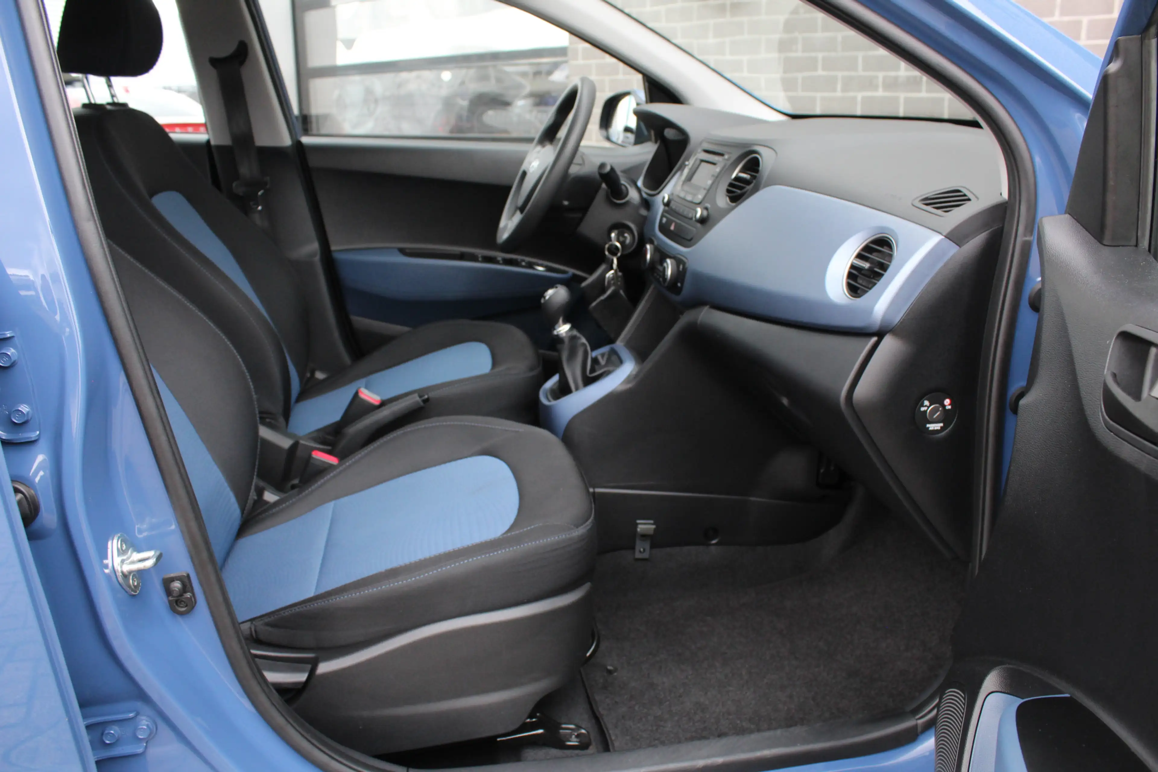 Hyundai i10 1.0i i-Motion Comfort / Climate / Cruise / N.A.P. — photo 9
