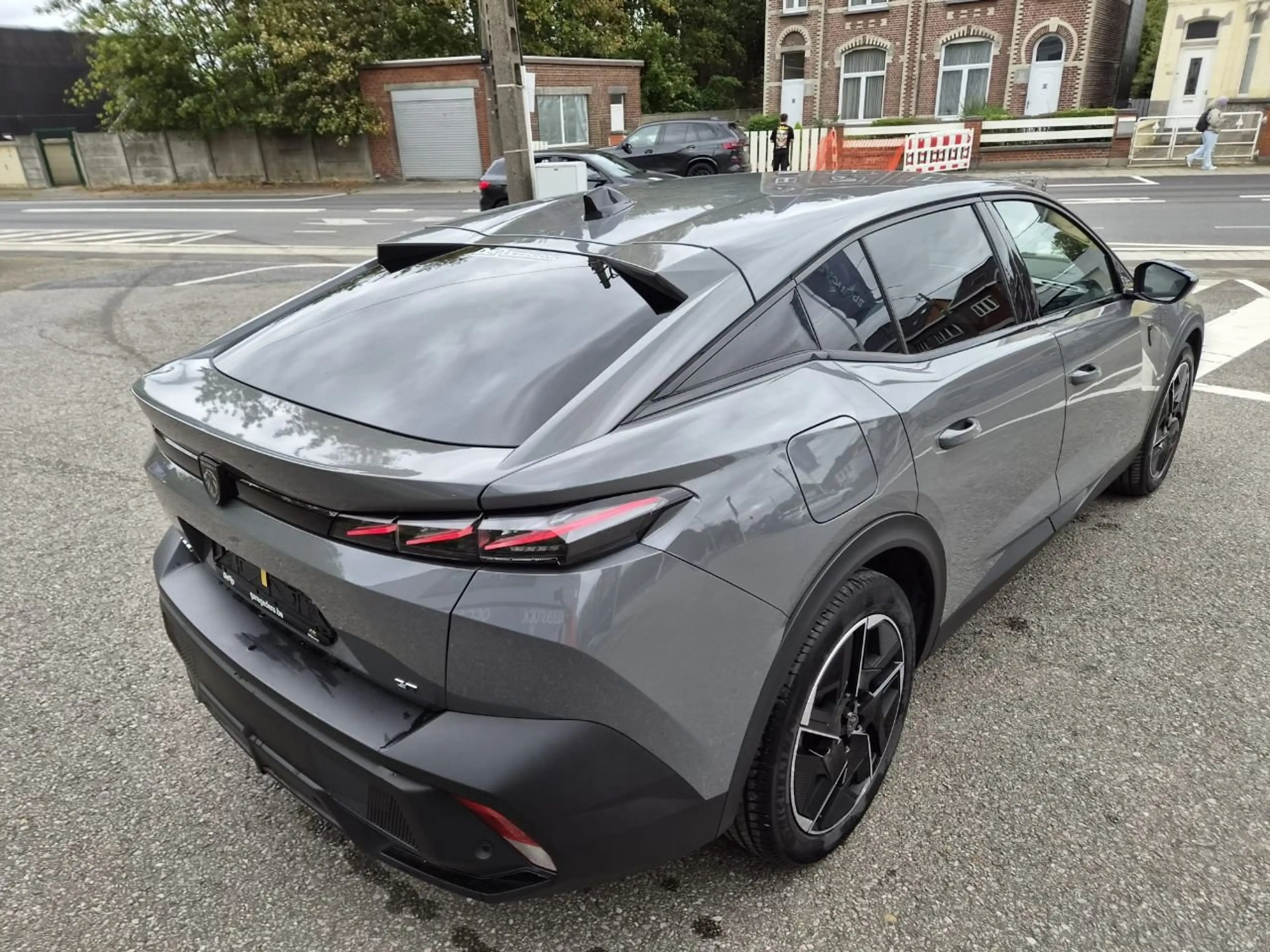 Peugeot 408 GT HYBRID 145 BOITE AUTOMATIQUE — photo 5