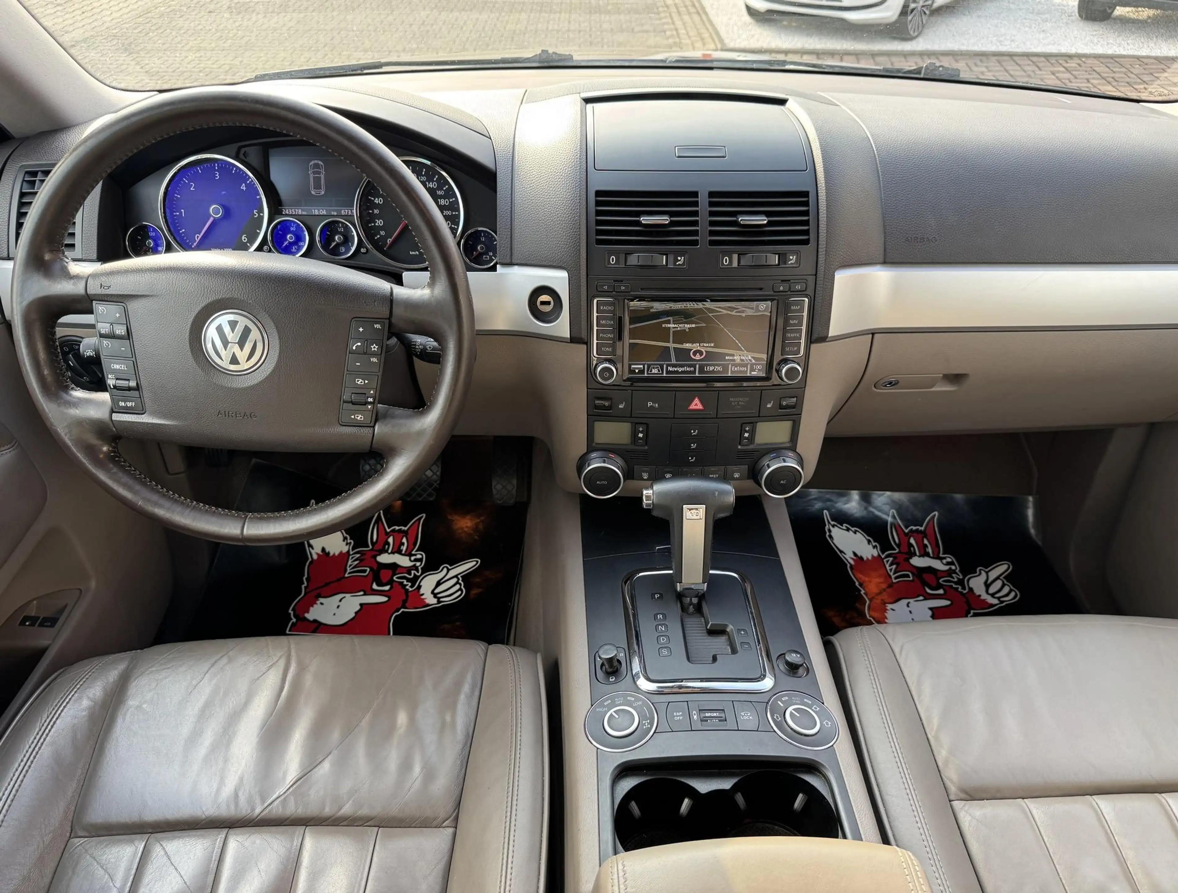 Volkswagen Touareg V6 TDI Individual Xenon/ACC/Navi/Kamera/Ahk — photo 15