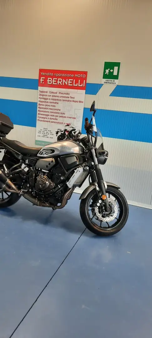 Yamaha XSR 700 Srebrny - 2