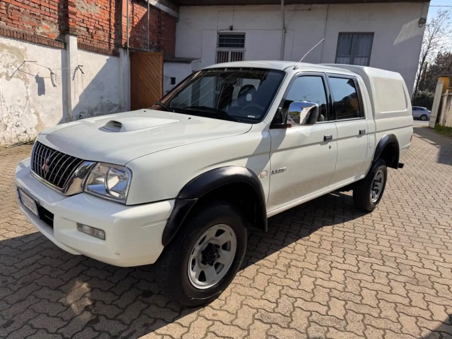Mitsubishi L200 2.5 TDI 4WD Double Cab  GLX Air Bianco - 1
