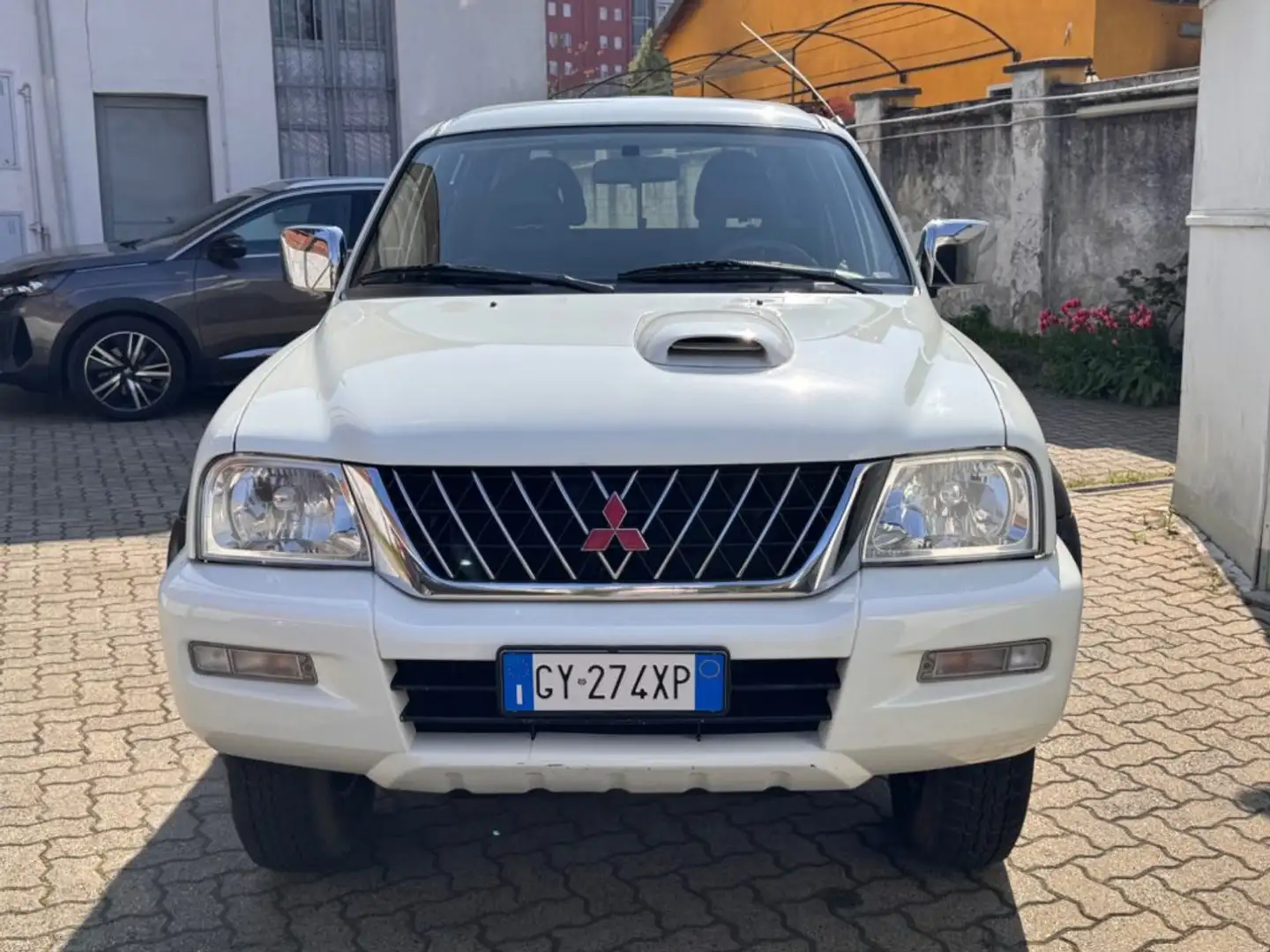 Mitsubishi L200 2.5 TDI 4WD Double Cab  GLX Air Bianco - 2