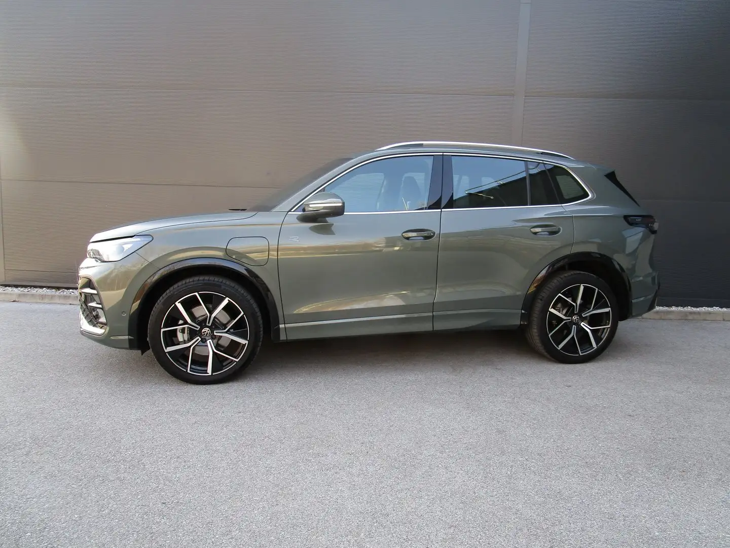 Volkswagen Tiguan R-Line eHybrid DSG 200 kW Grün - 2