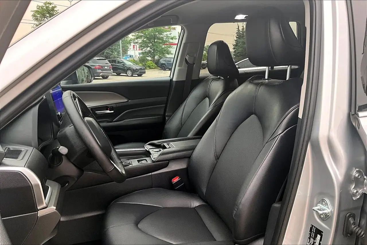 Toyota Grand Highlander fotografie Toyota Grand Highlander