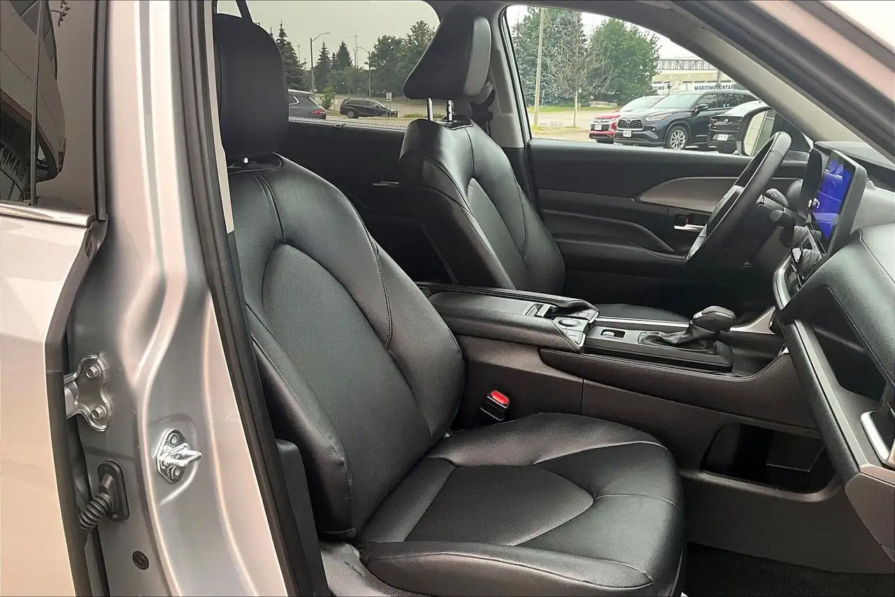 Toyota Grand Highlander fotografie Toyota Grand Highlander