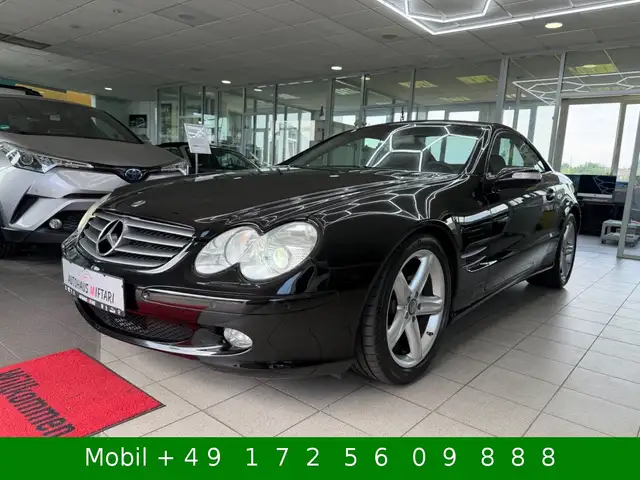 Mercedes-Benz SL view 3