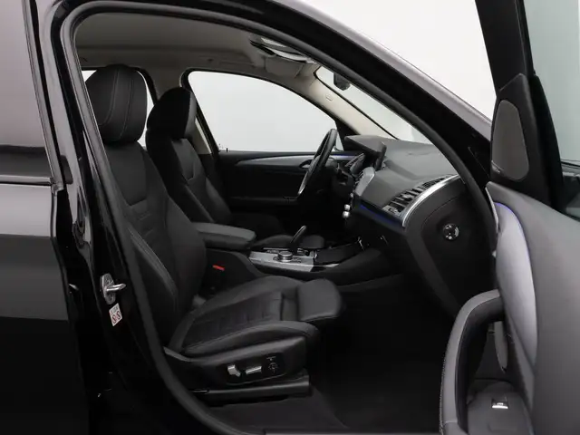BMW X3 view 24