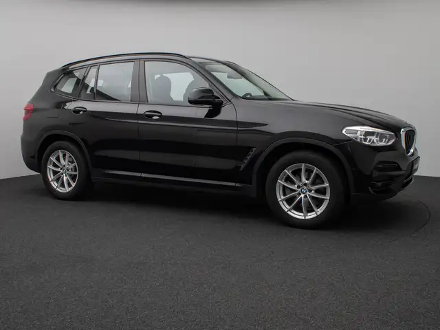 BMW X3 view 4
