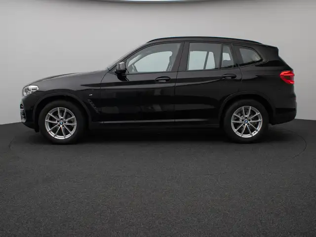BMW X3 view 11