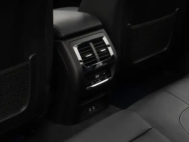 BMW X3 view 29
