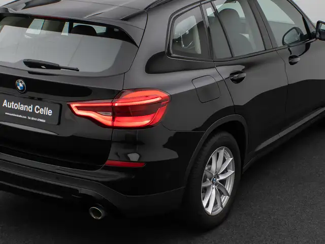 BMW X3 view 16