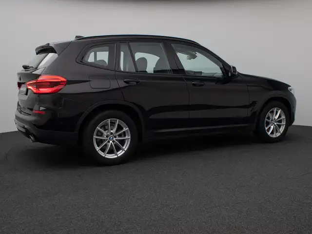 BMW X3 view 6