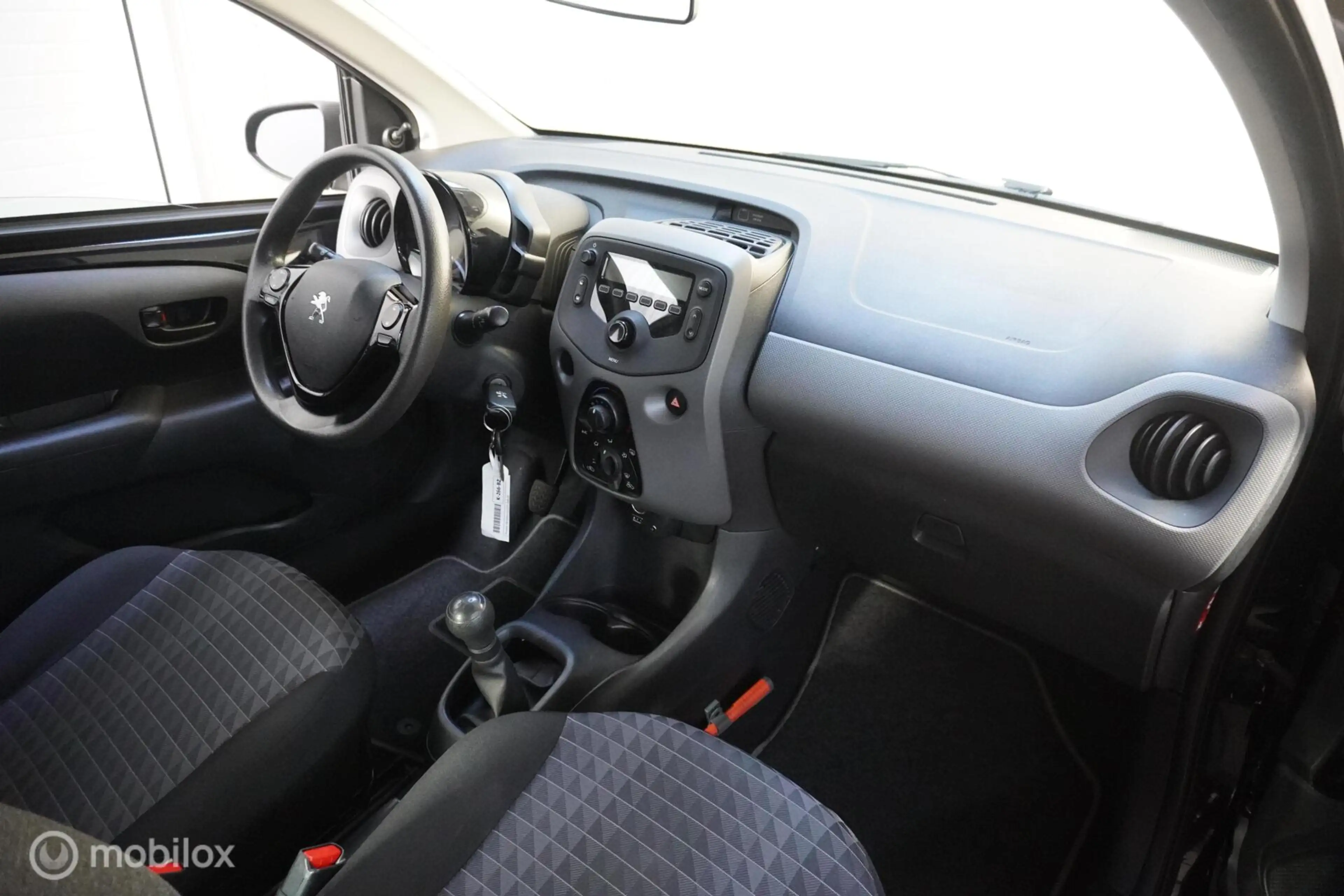 Peugeot 108 1.0 e-VTi Active — photo 10