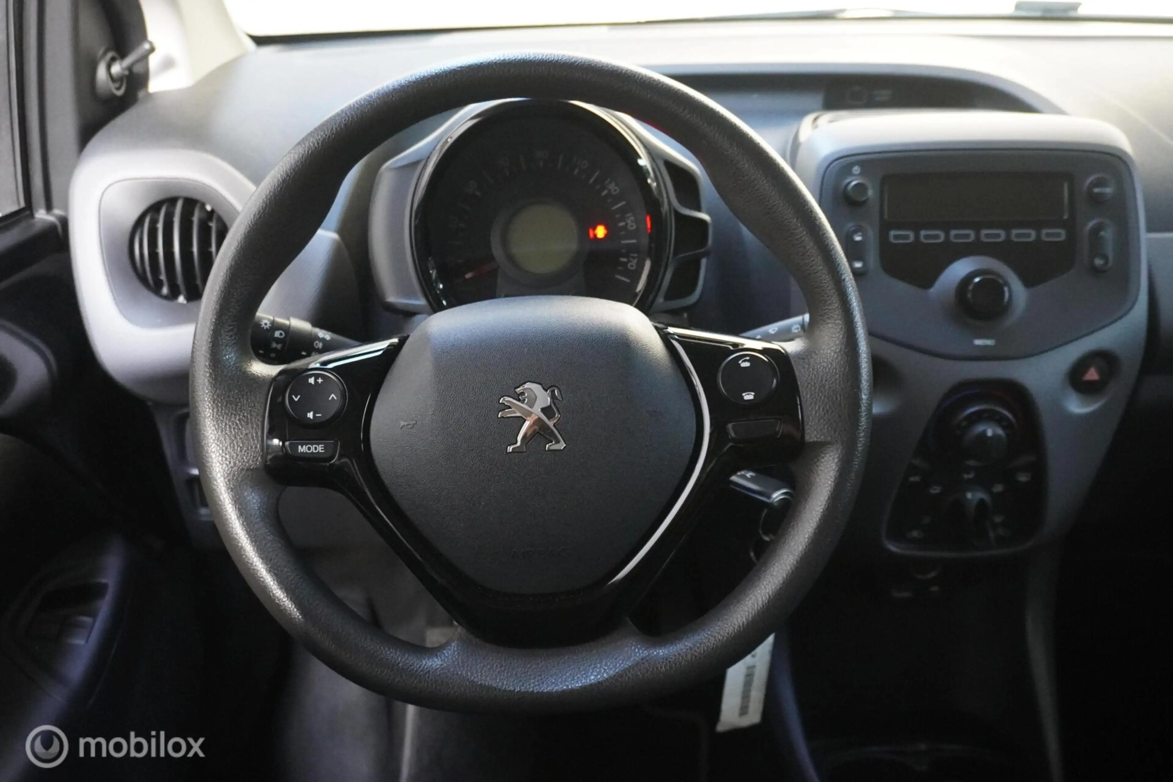 Peugeot 108 1.0 e-VTi Active — photo 6