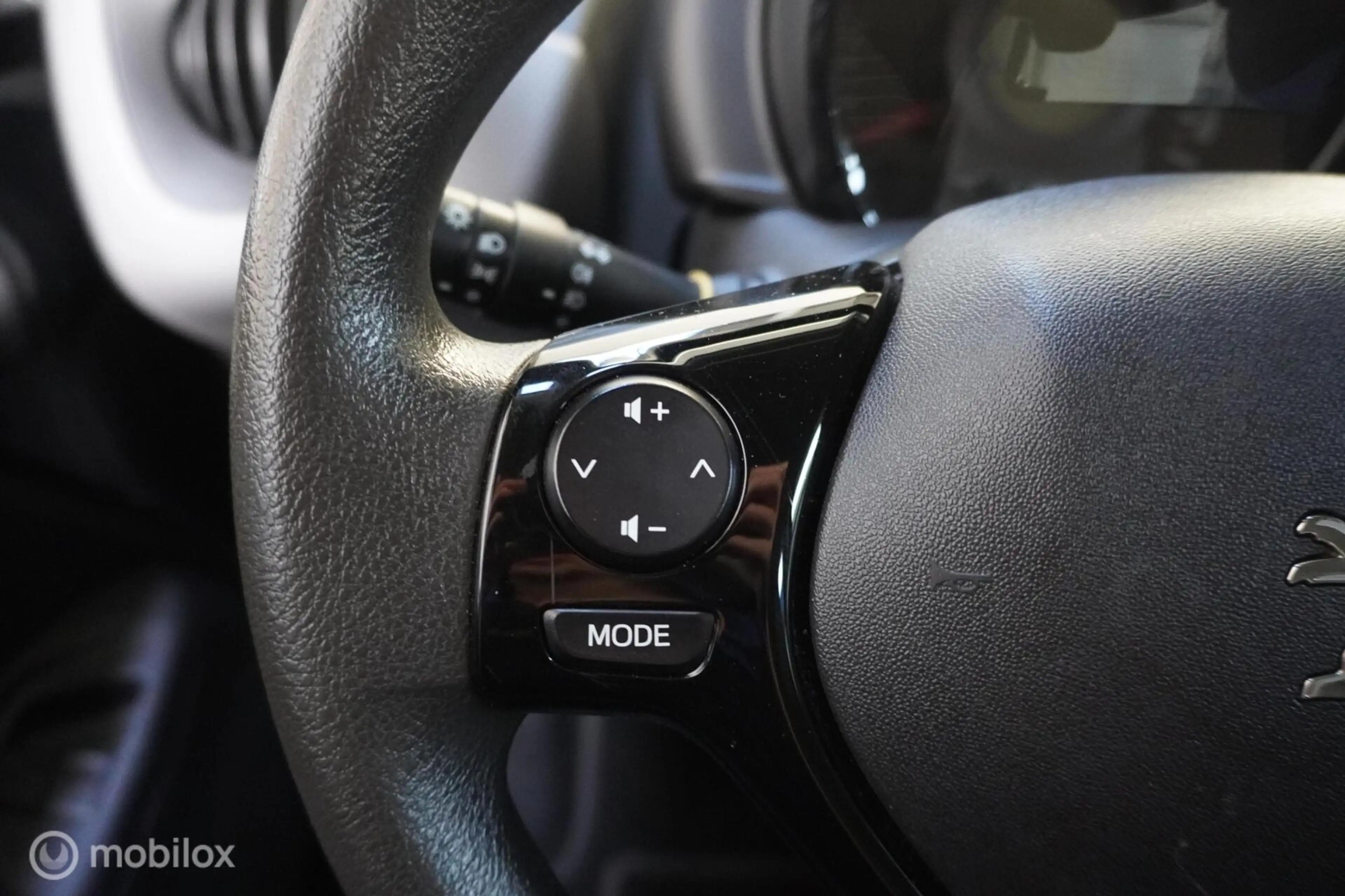 Peugeot 108 1.0 e-VTi Active — photo 7