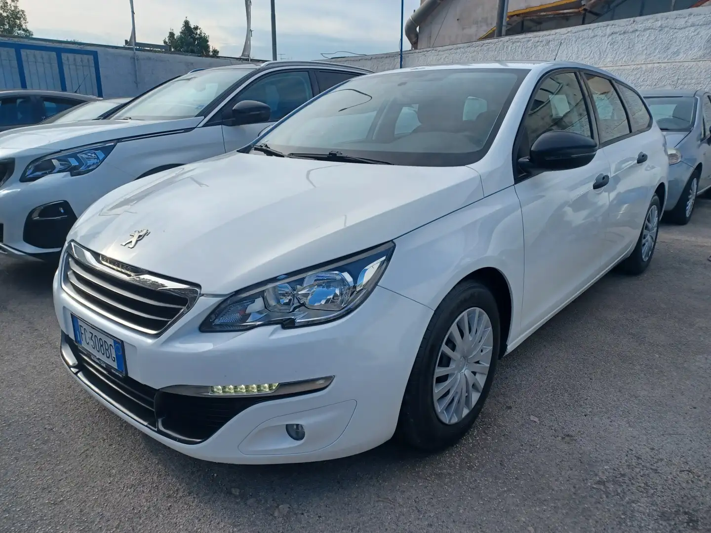 Peugeot 308 308 BlueHDi 100 S&S SW Active Blanc - 1