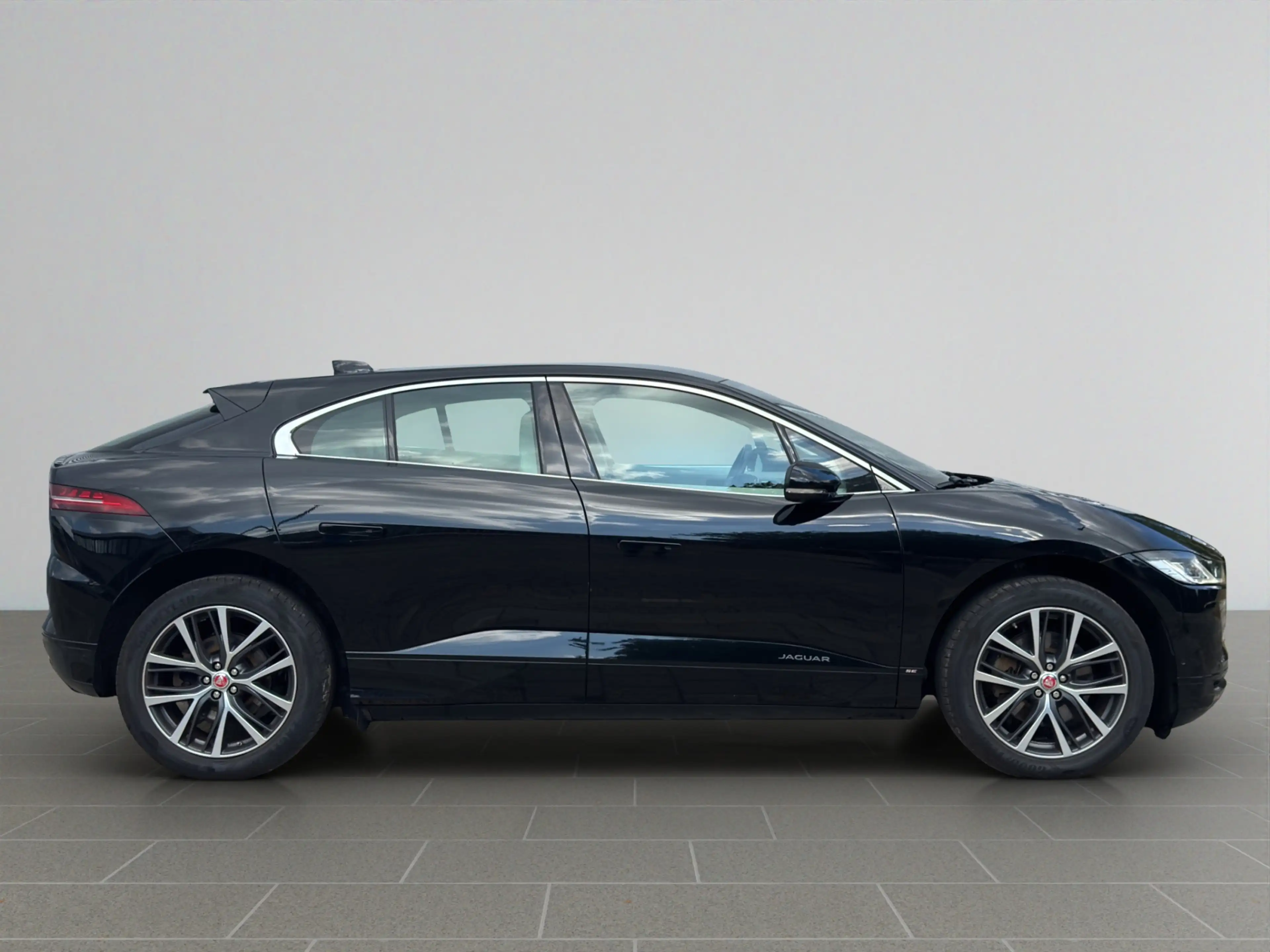 Jaguar I-Pace EV400 SE 90 kWh | Luchtvering | Meridian | 360* | — photo 2