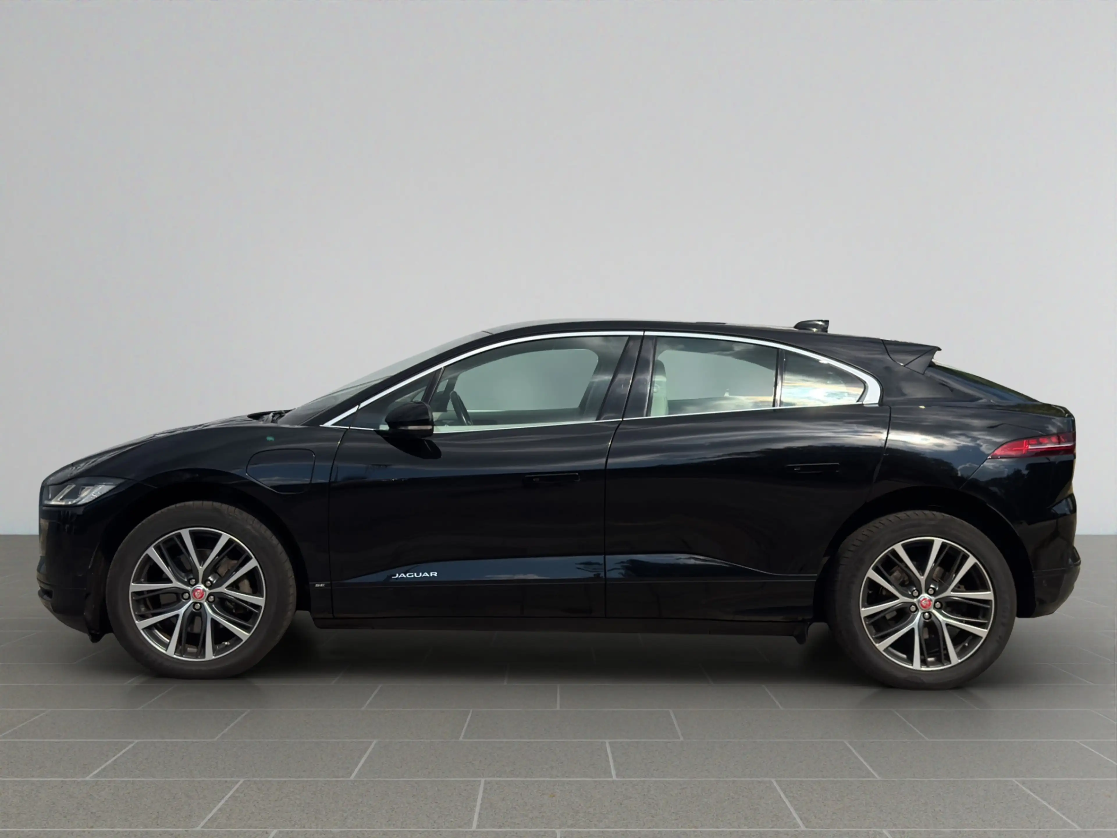 Jaguar I-Pace EV400 SE 90 kWh | Luchtvering | Meridian | 360* | — photo 7