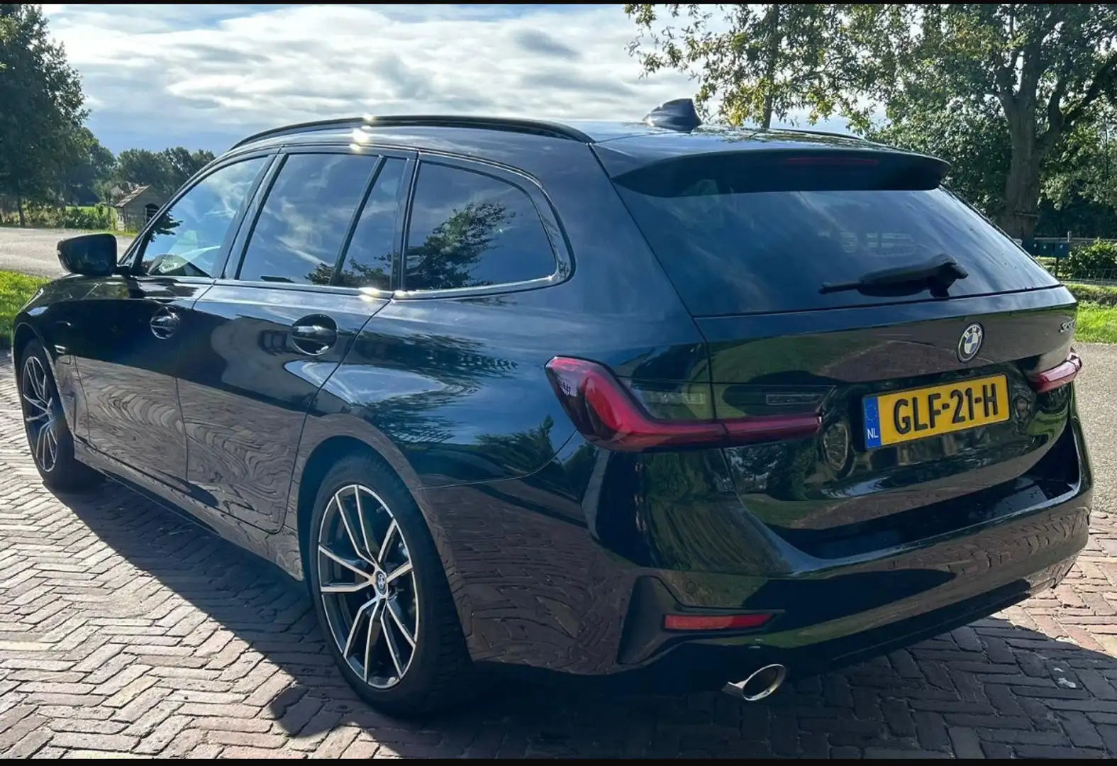 BMW 330 Touring Sport Line Laser, Head Up, ACC,  Trekaak Zwart - 1